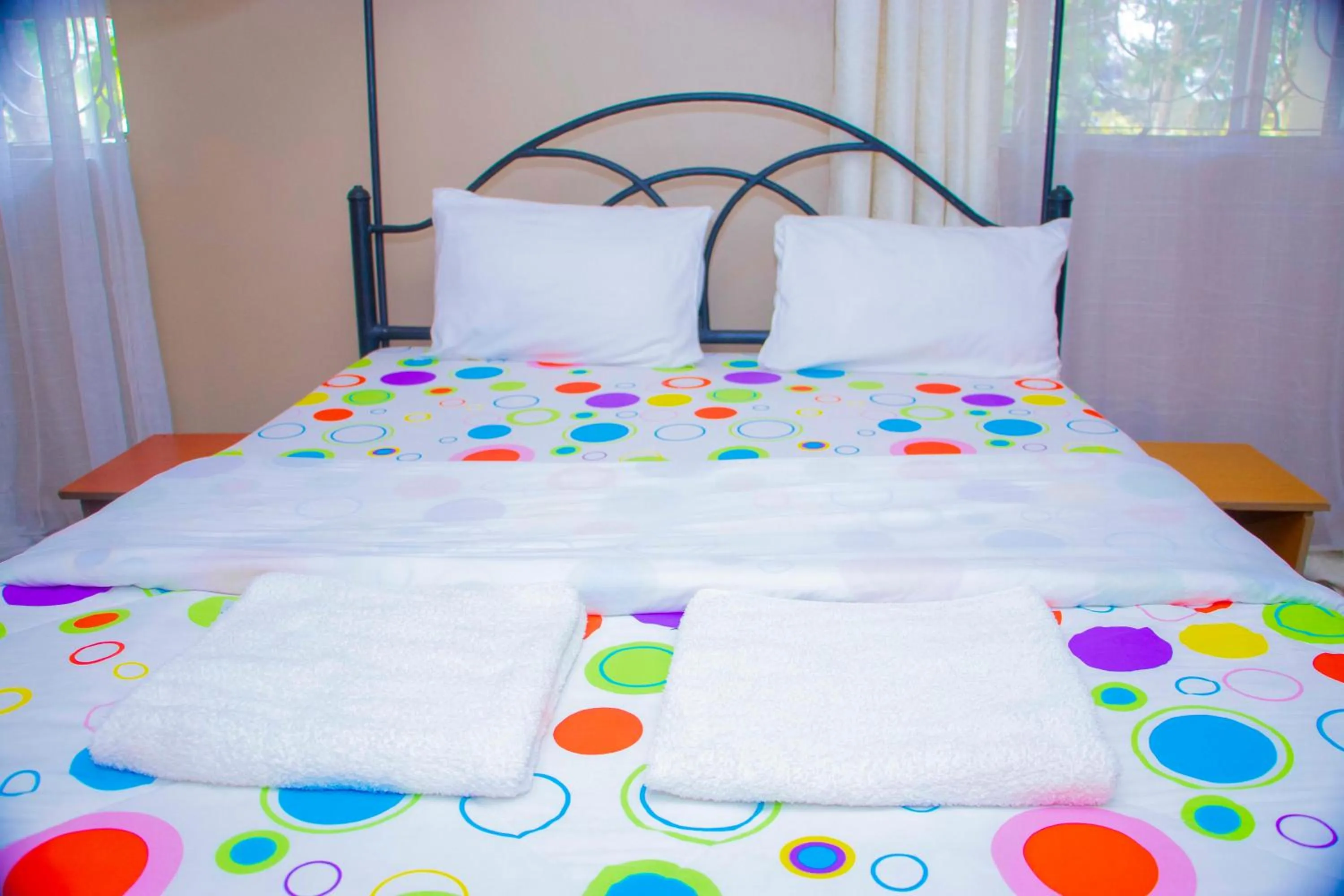 Bed in Endasawa Tree Lodge