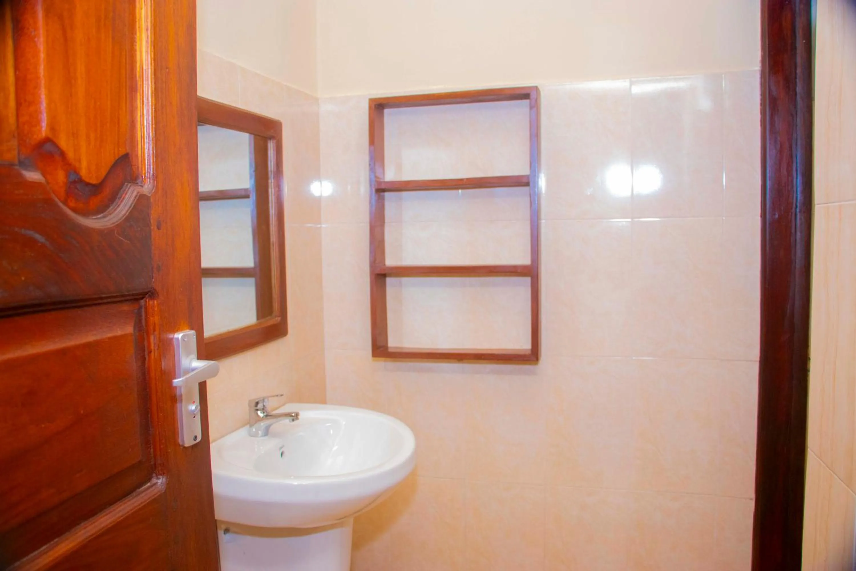 Bathroom in Endasawa Tree Lodge
