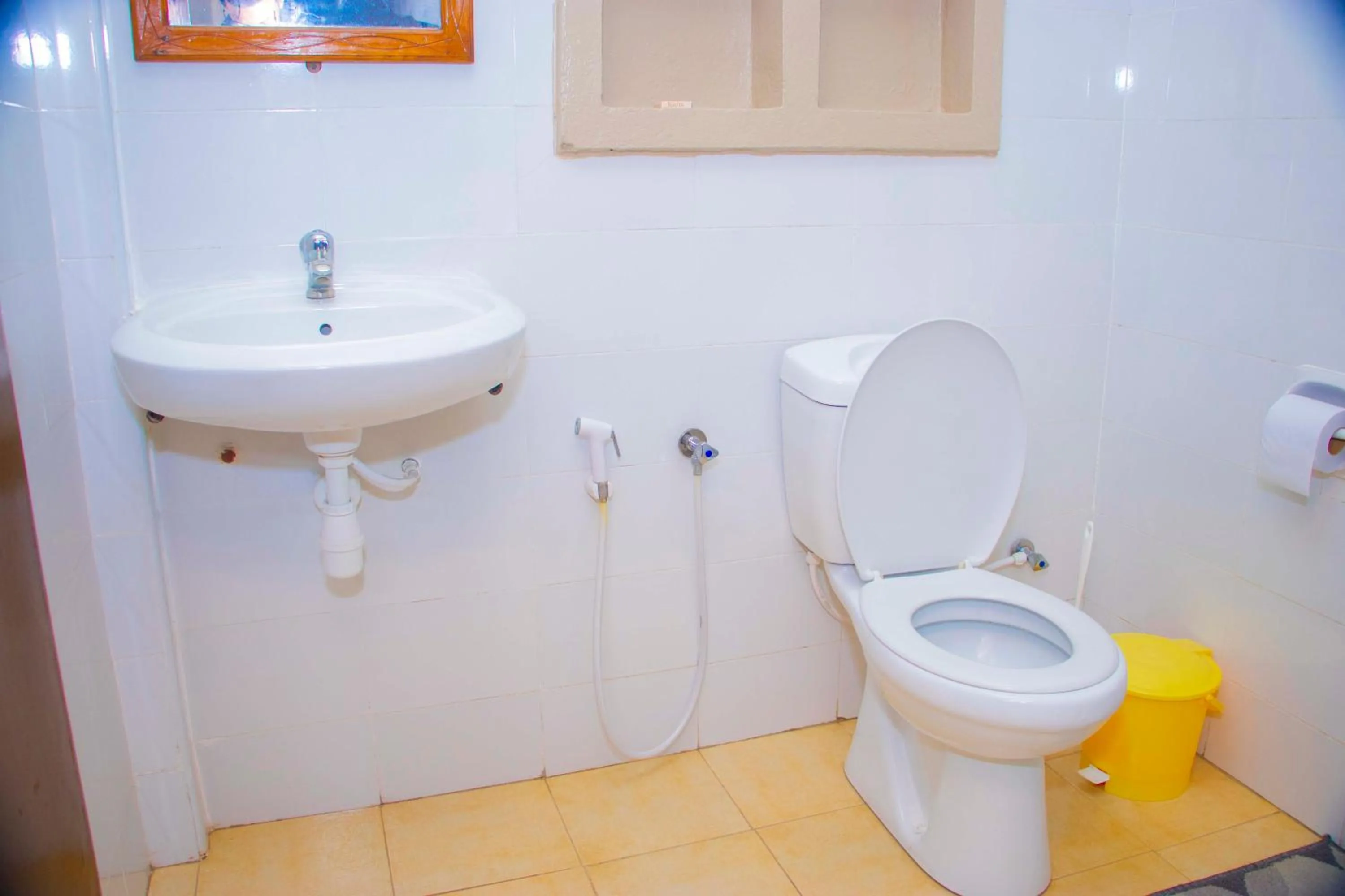 Toilet in Endasawa Tree Lodge