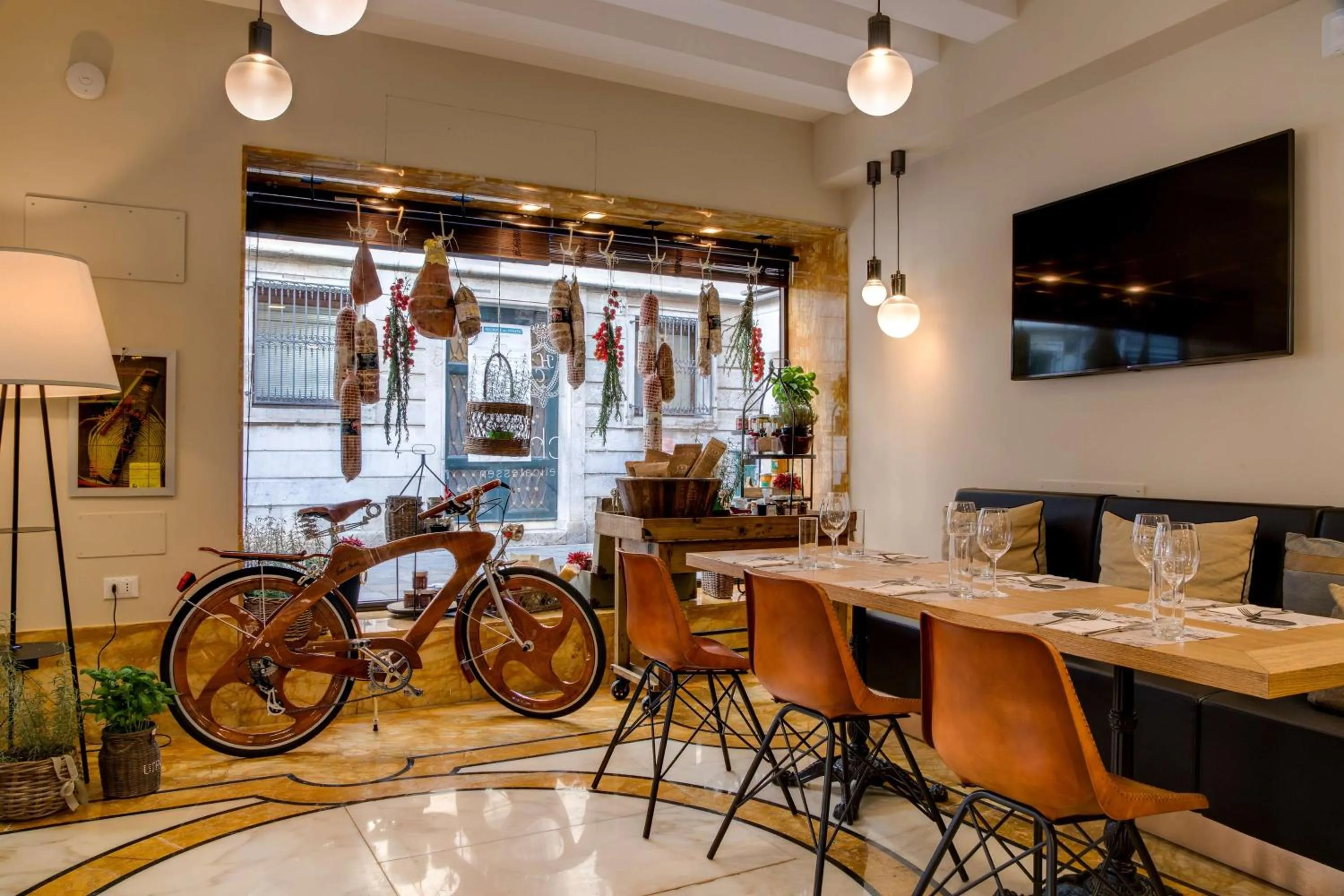 Restaurant/places to eat in BW Premier Collection CHC Continental