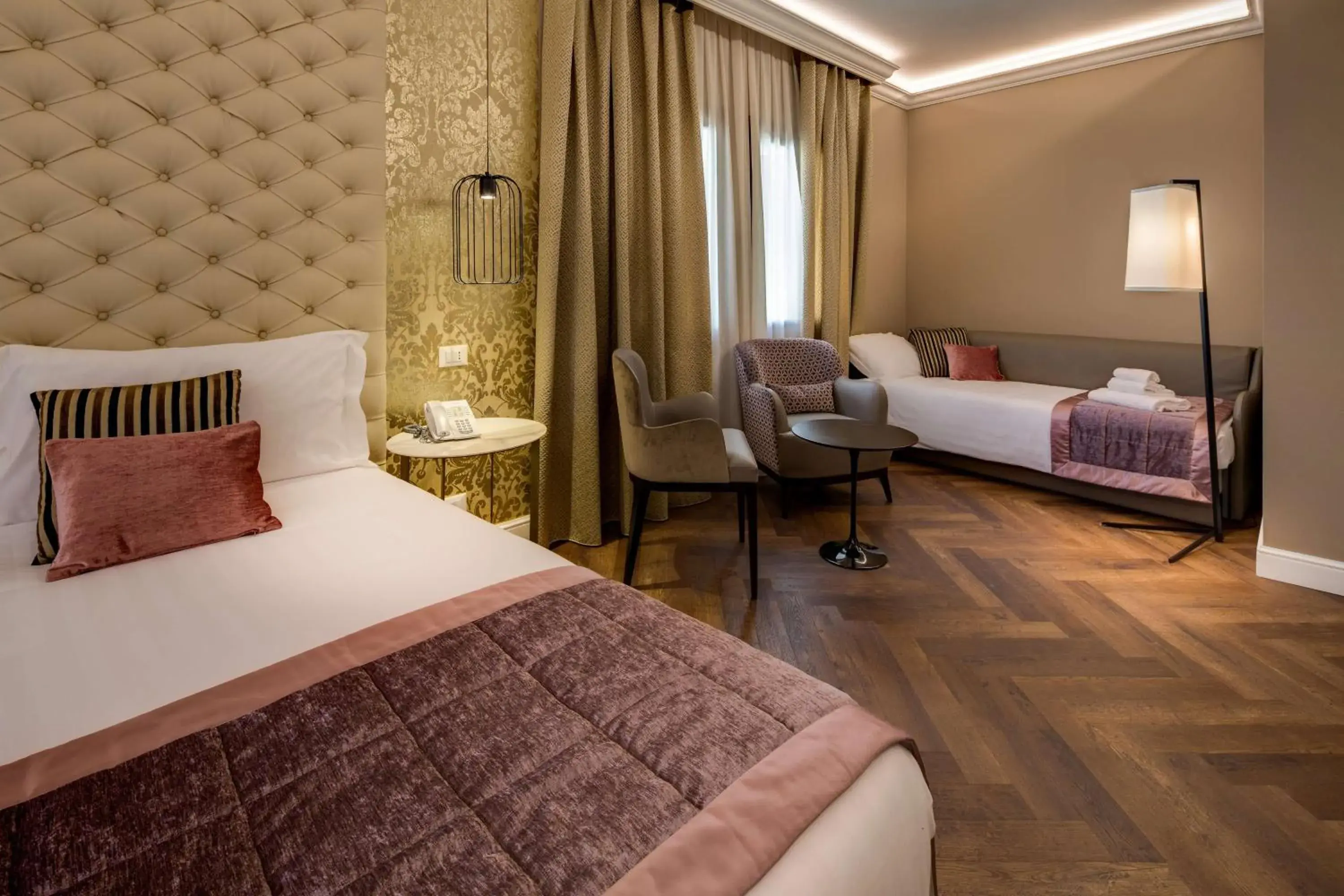 Bedroom, Bed in BW Premier Collection CHC Continental Bedroom, Bed in BW Premier Collection CHC Continental