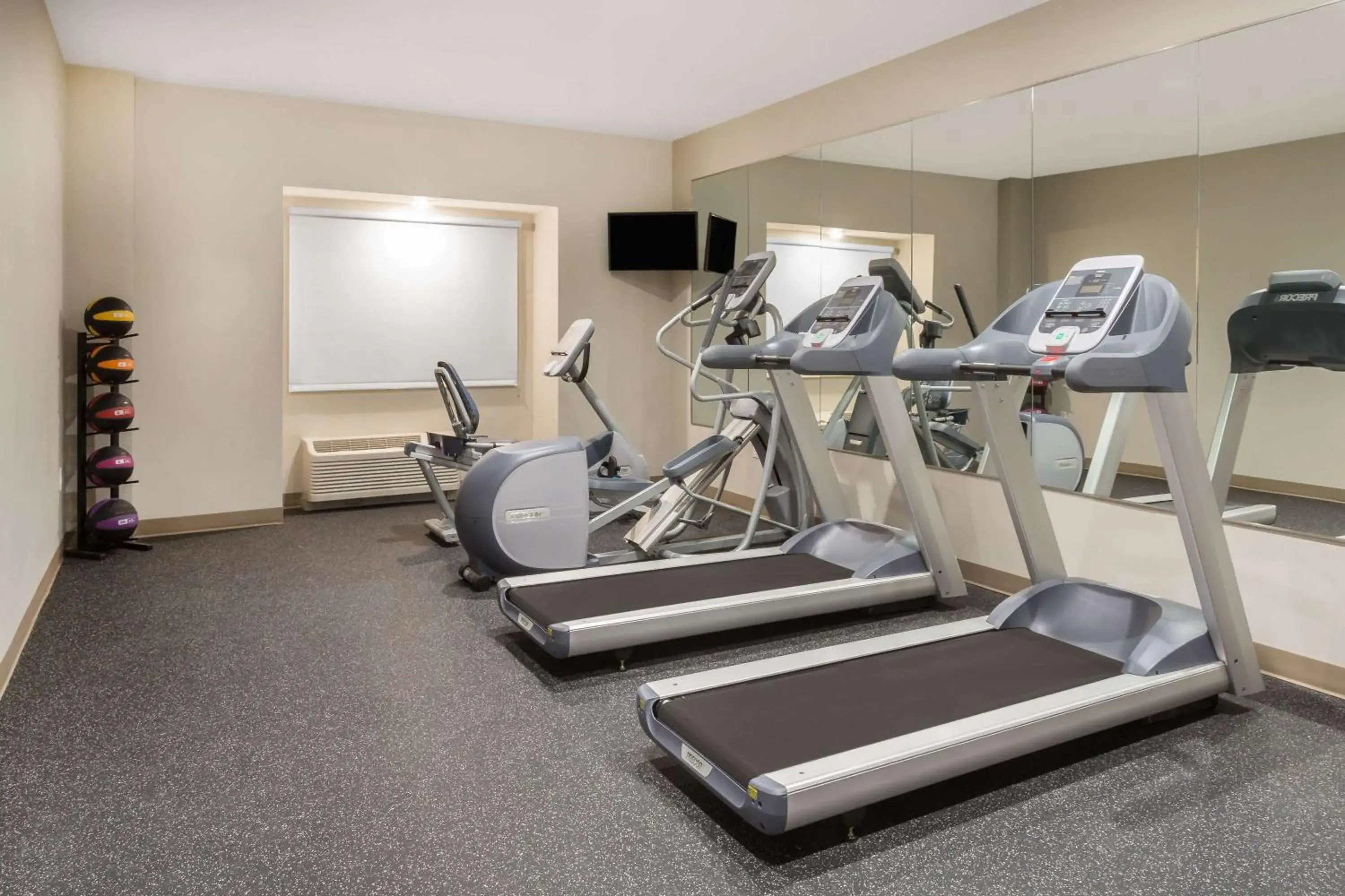 Fitness centre/facilities in Microtel Inn & Suites by Wyndham Springville Fitness centre/facilities in Microtel Inn & Suites by Wyndham Springville