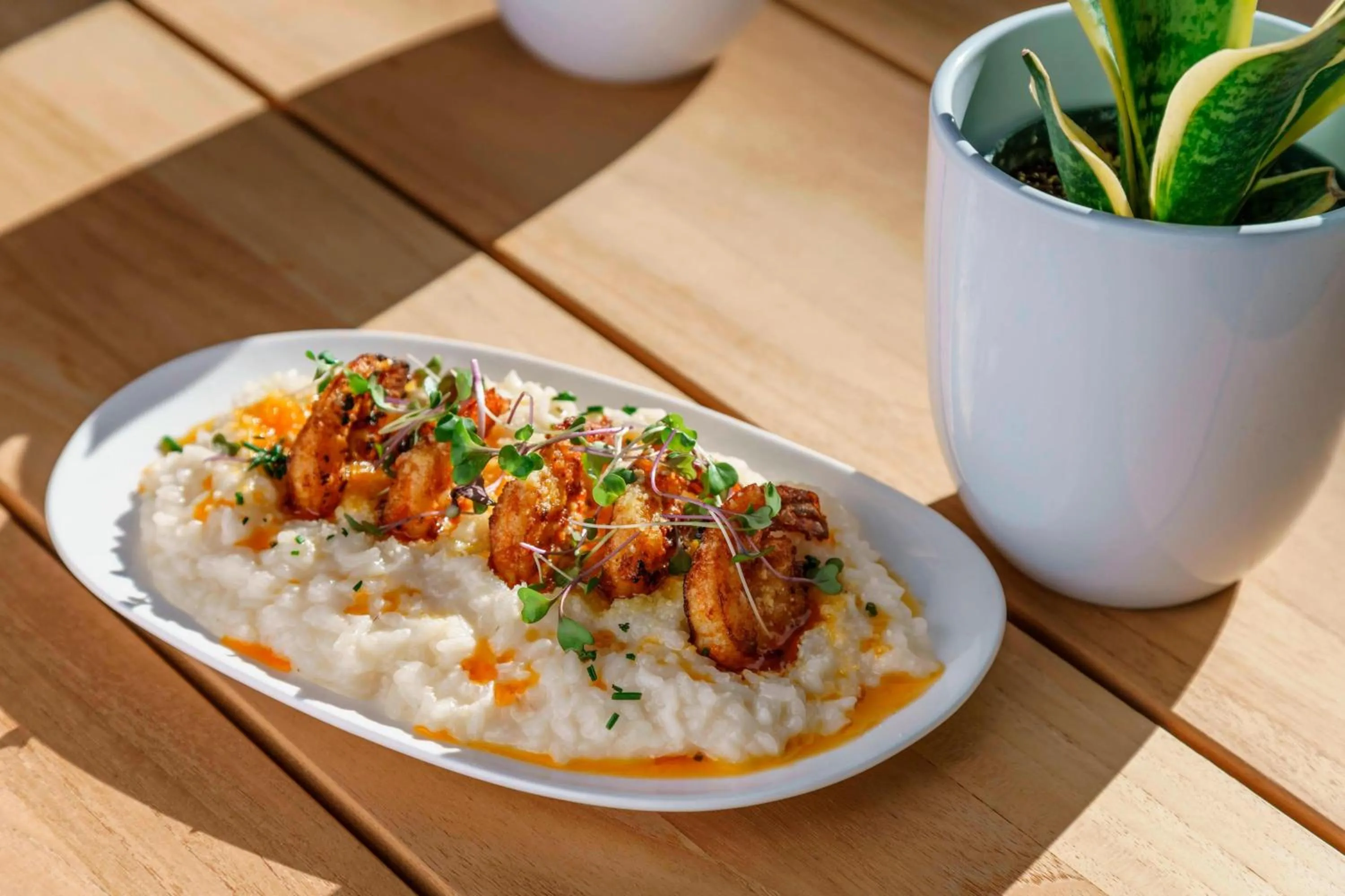 Lounge or bar in AC Hotel by Marriott San Francisco Airport/Oyster Point Waterfront