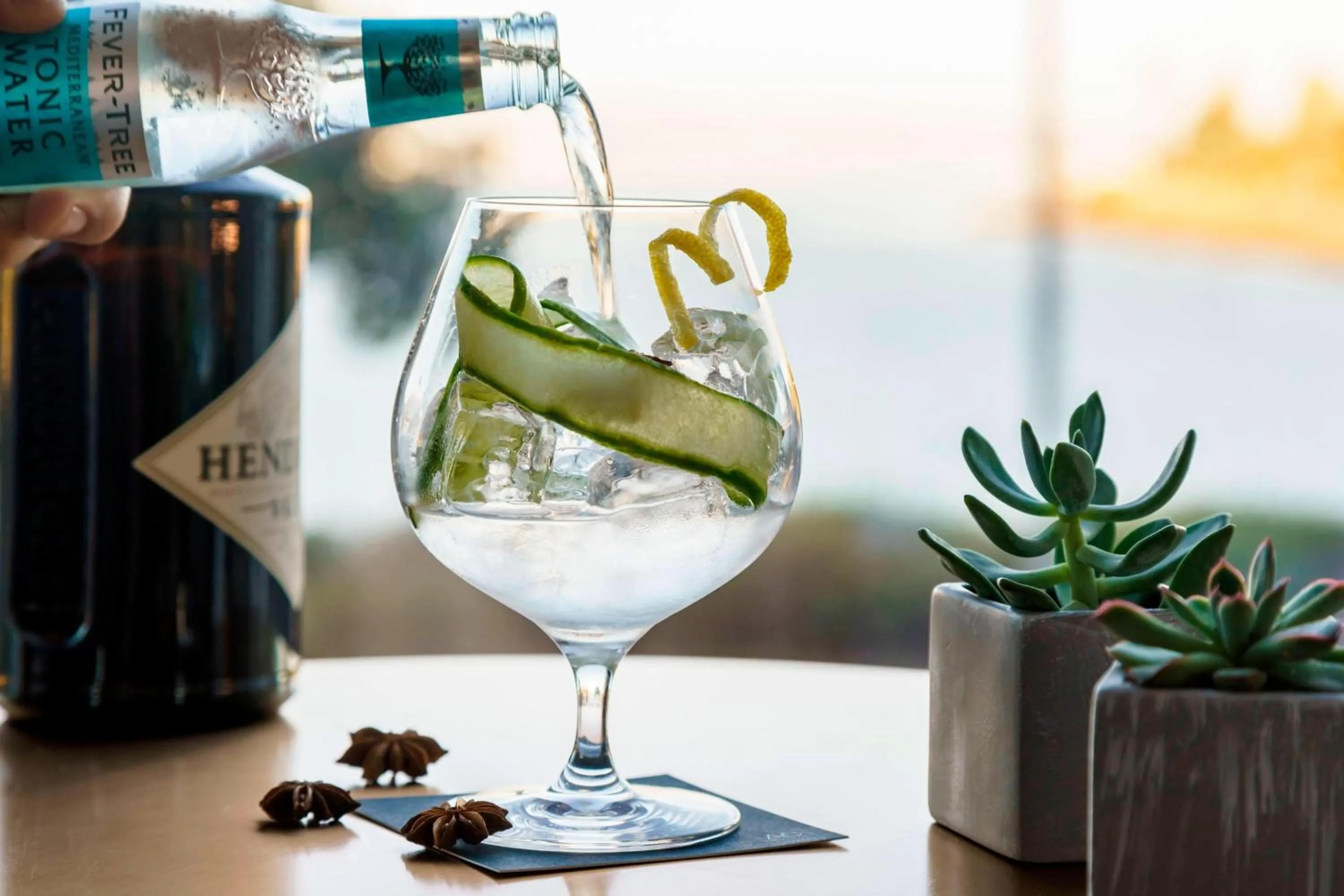 Lounge or bar in AC Hotel by Marriott San Francisco Airport/Oyster Point Waterfront