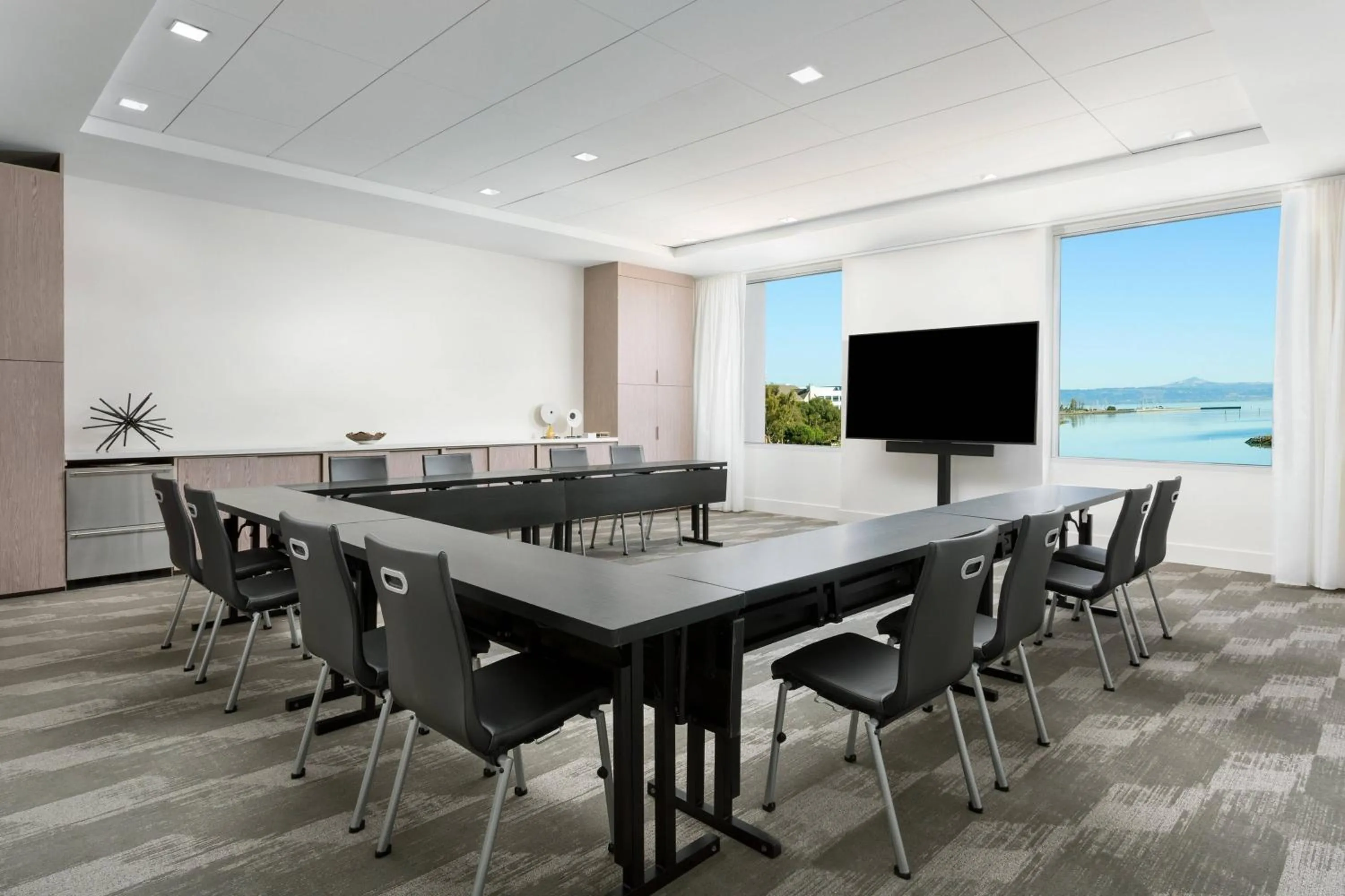 Meeting/conference room in AC Hotel by Marriott San Francisco Airport/Oyster Point Waterfront