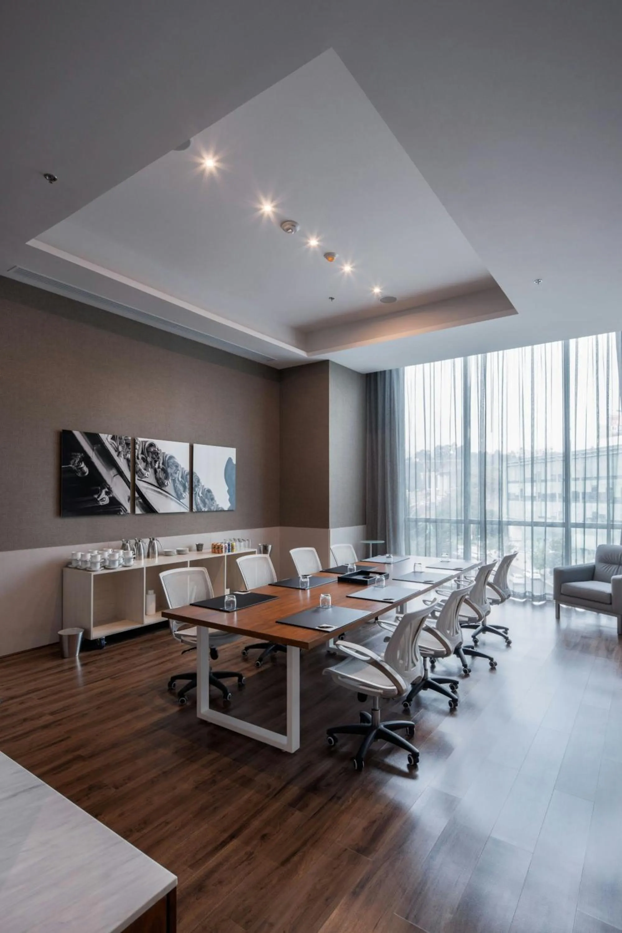 Meeting/conference room in AC Hotel by Marriott Santa Fe