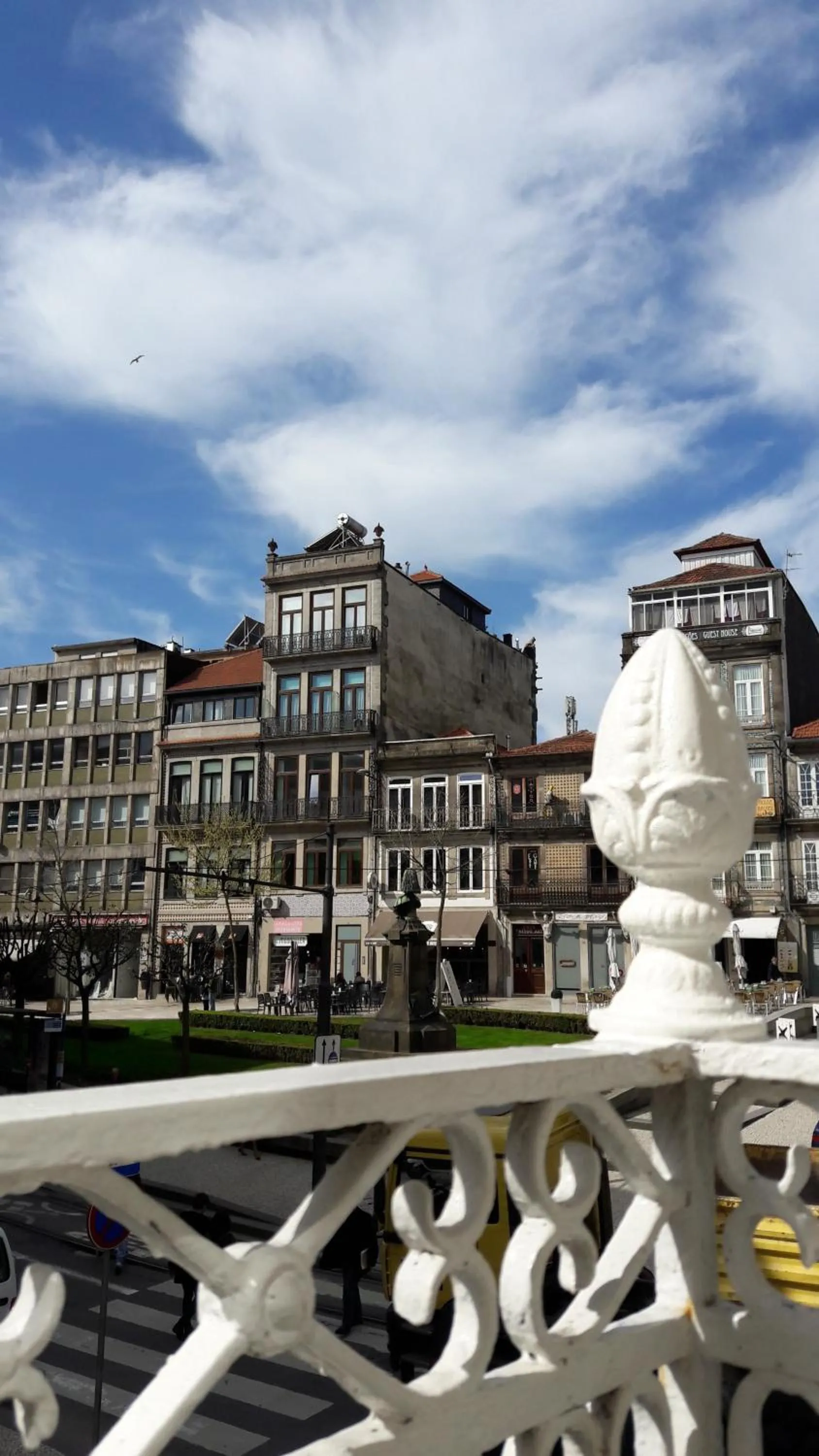 Street view in OPorto Histórico - Galerias