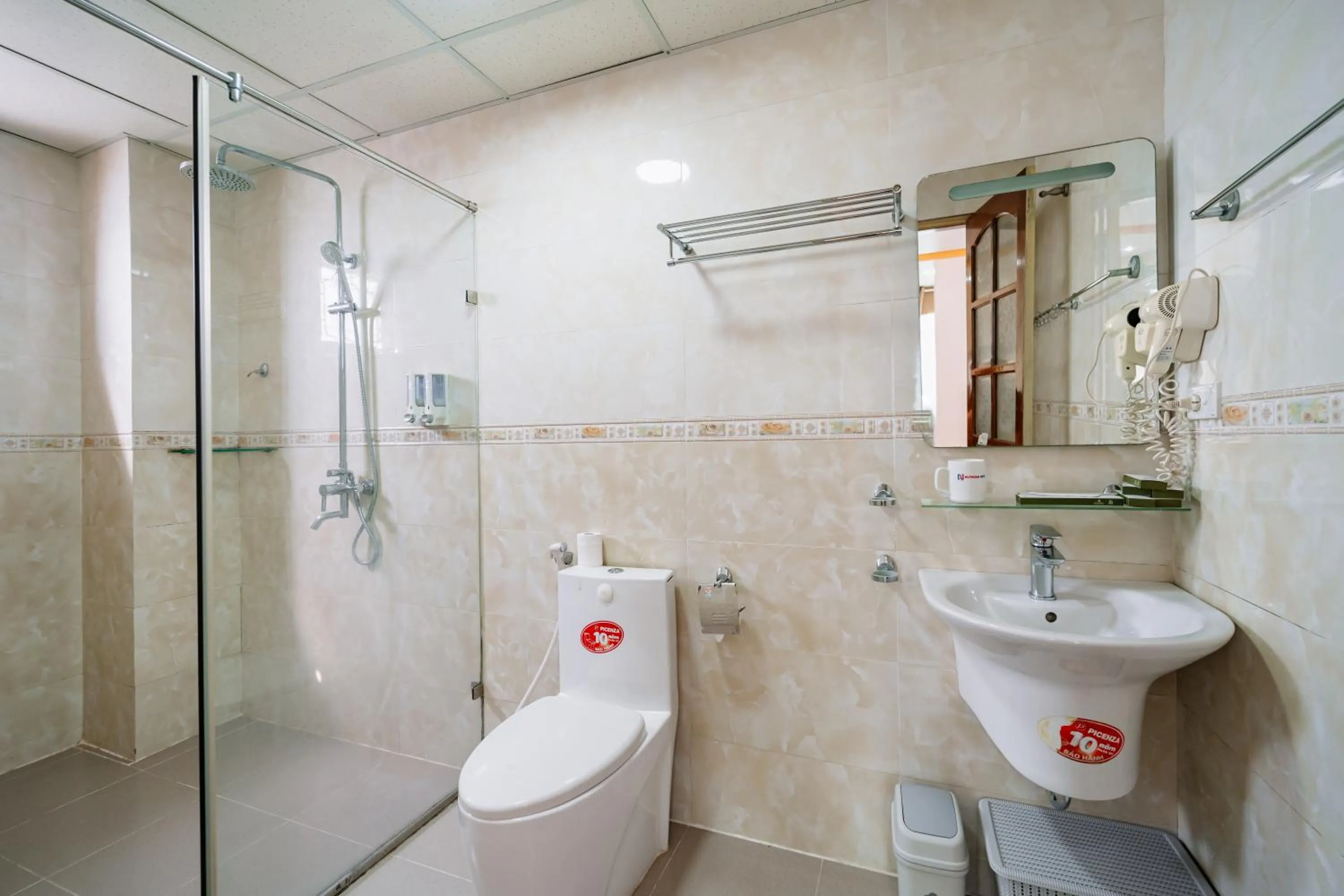 Huy Hoan Hotel