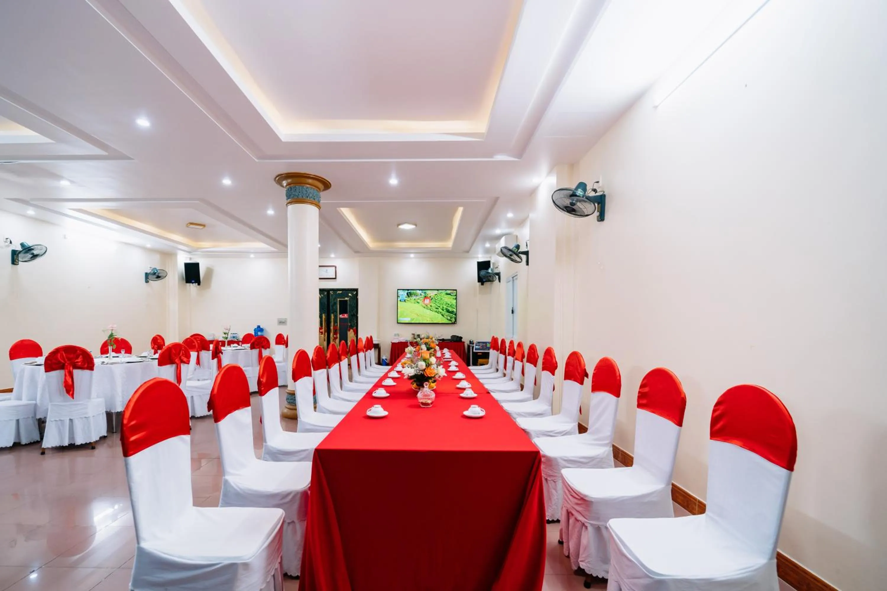 Huy Hoan Hotel