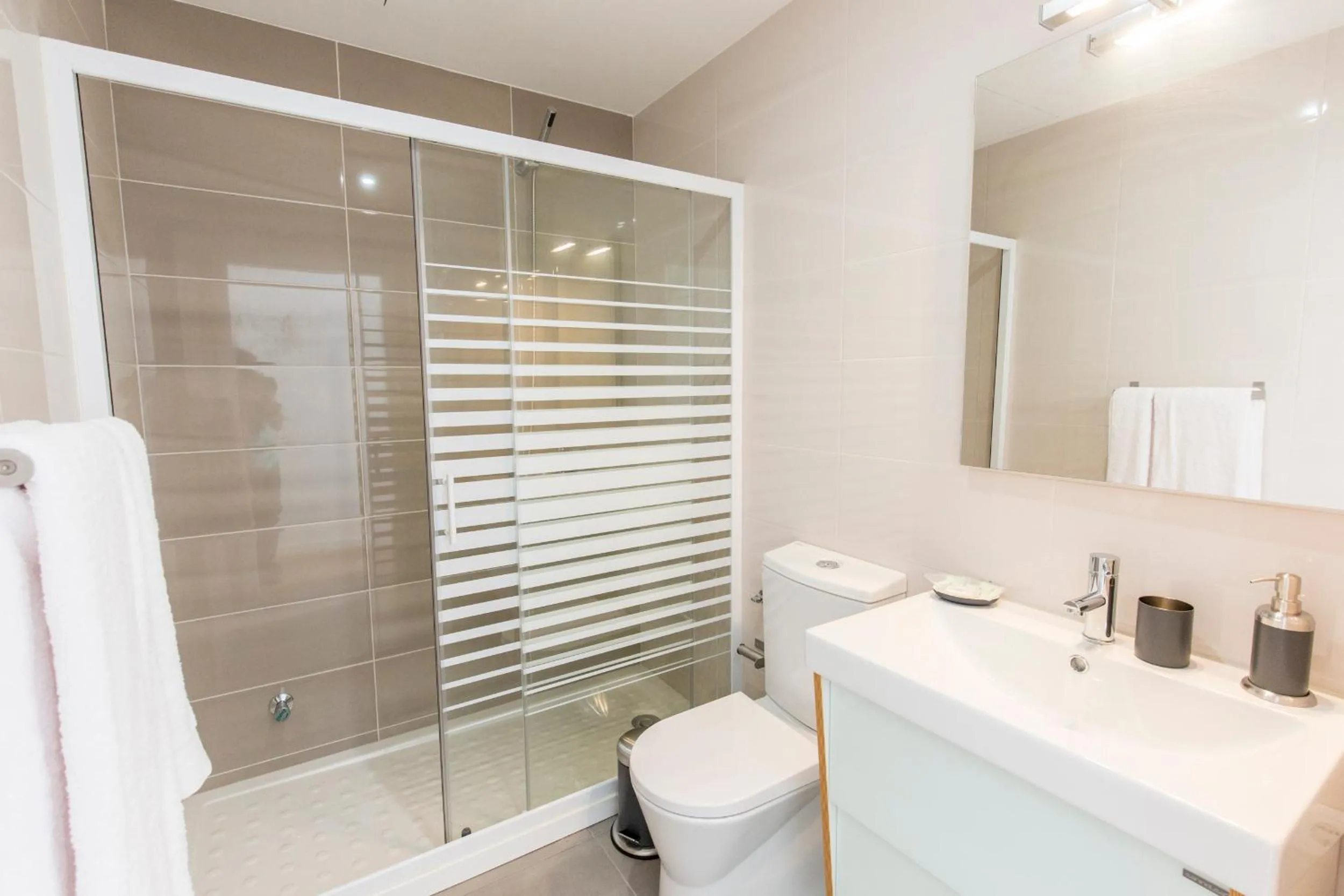 Downtown Porto Mouzinho Studio Apts