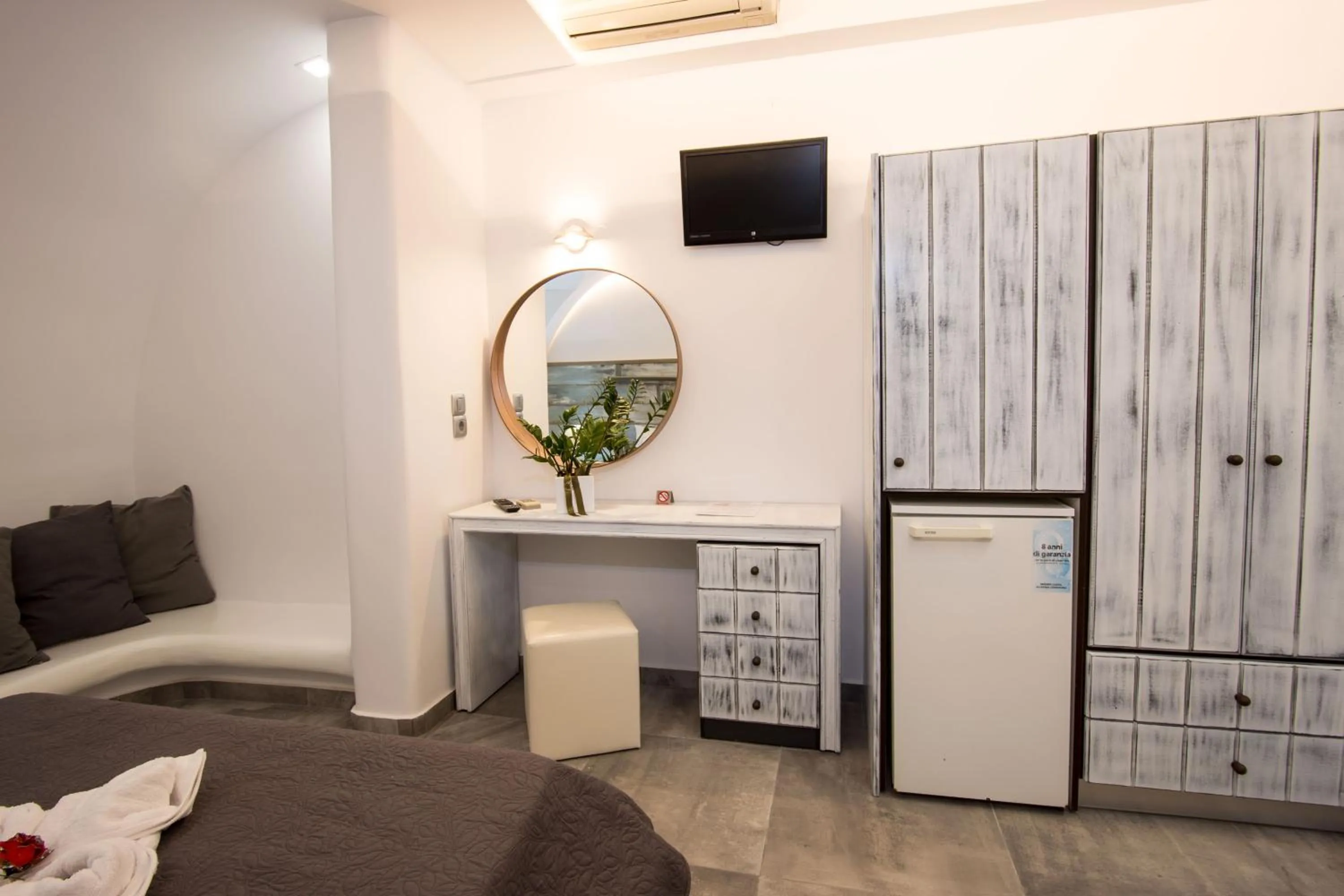 Photo of the whole room in Gianna Suites