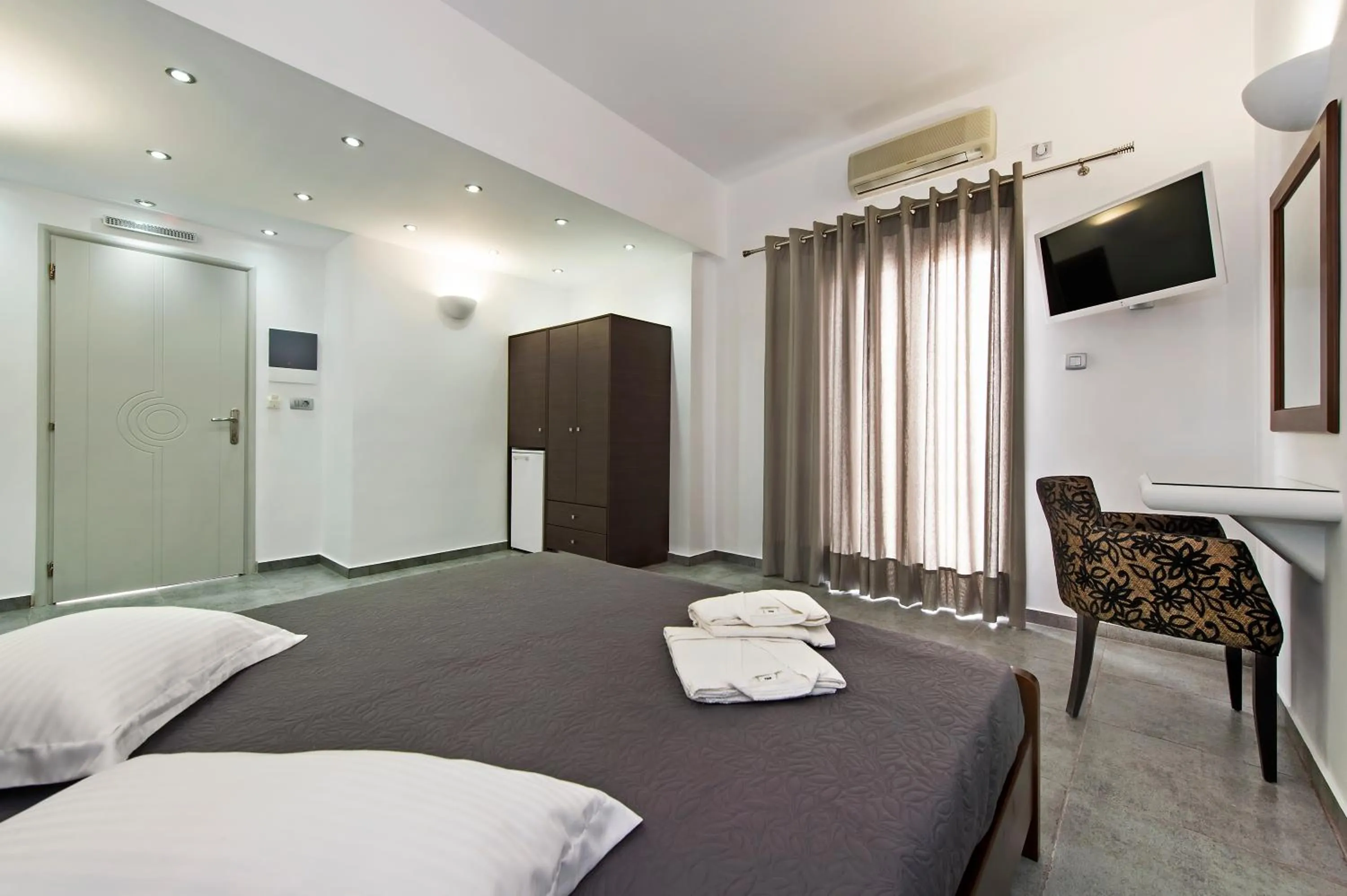 Bedroom, Bed in Gianna Suites