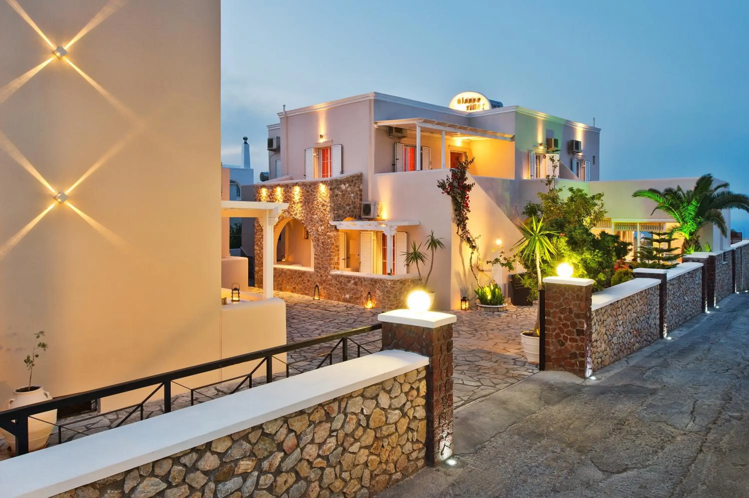 Facade/entrance in Gianna Suites Facade/entrance in Gianna Suites