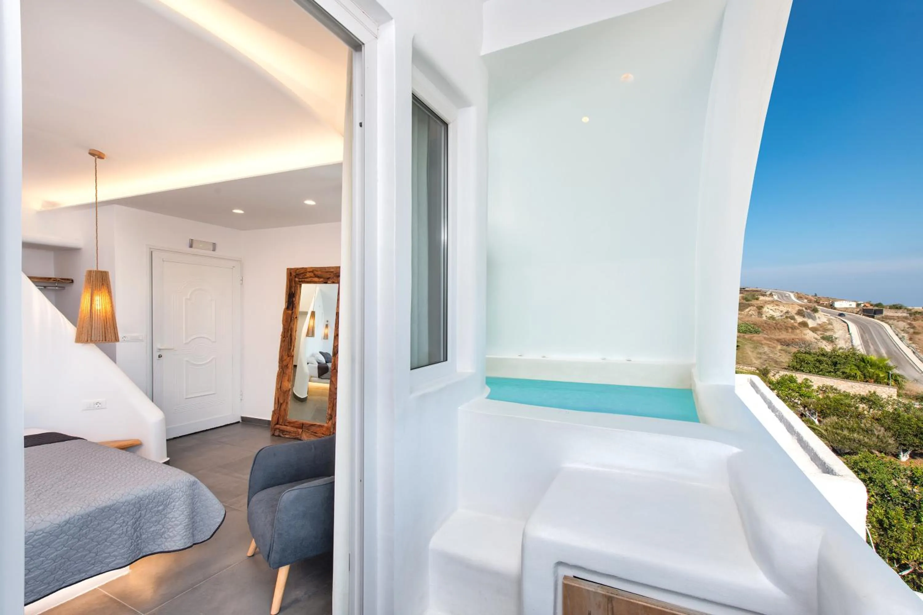 Hot Tub in Gianna Suites