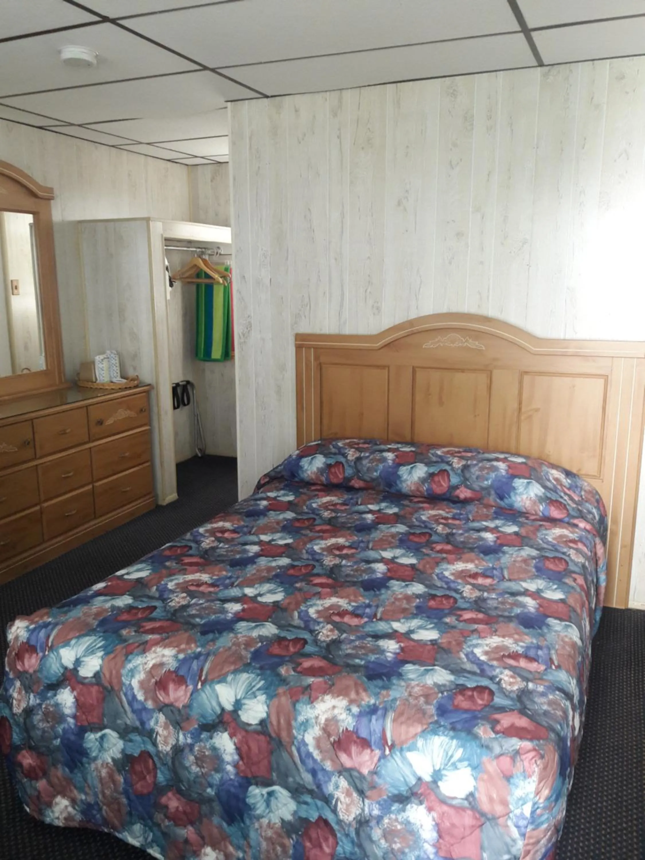 Standard Double Room in Suitcase Motel & Travel