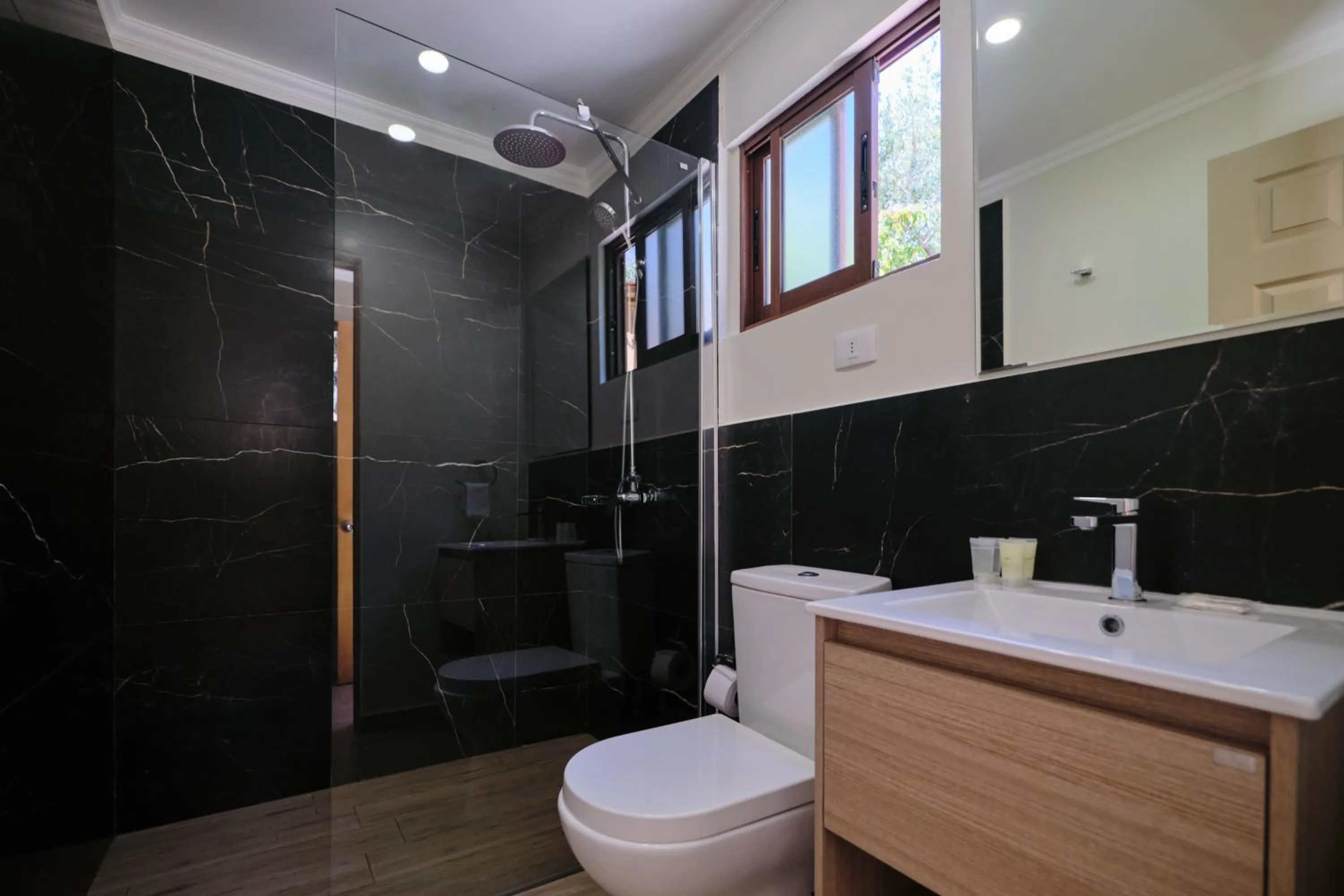 Shower in Hotel El Tesoro de Elqui