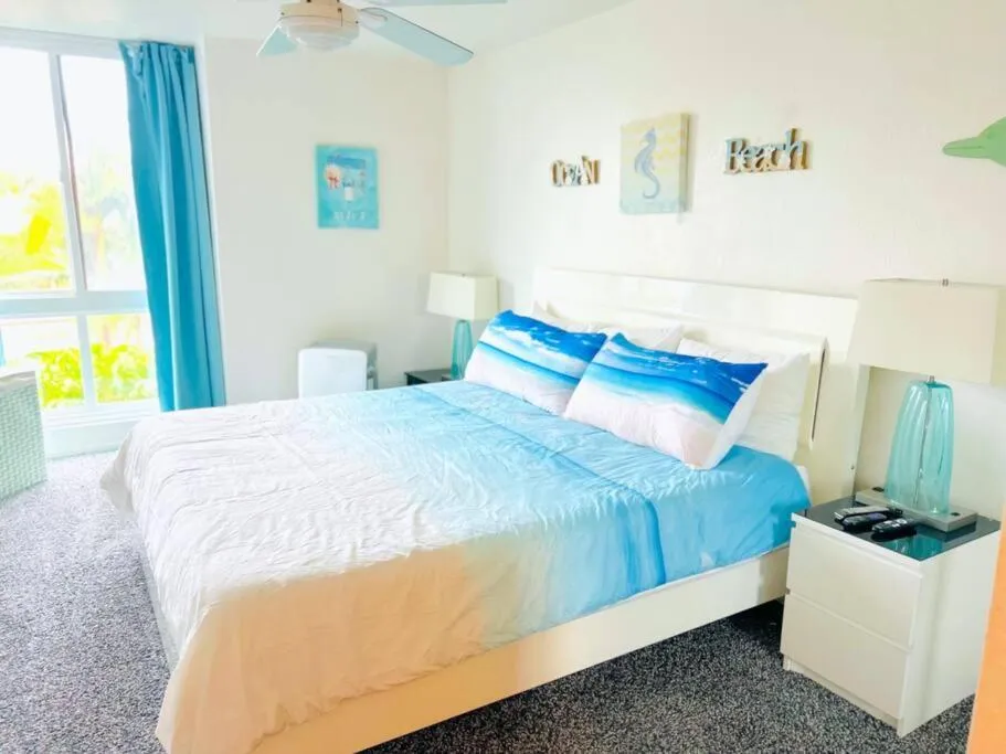 Bedroom, Bed in Beachside Retreat