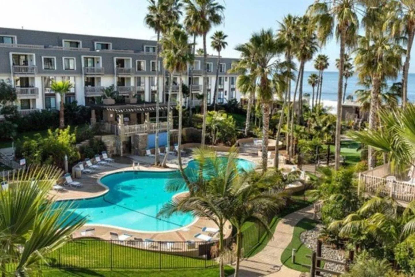 Swimming pool in Beachside Retreat