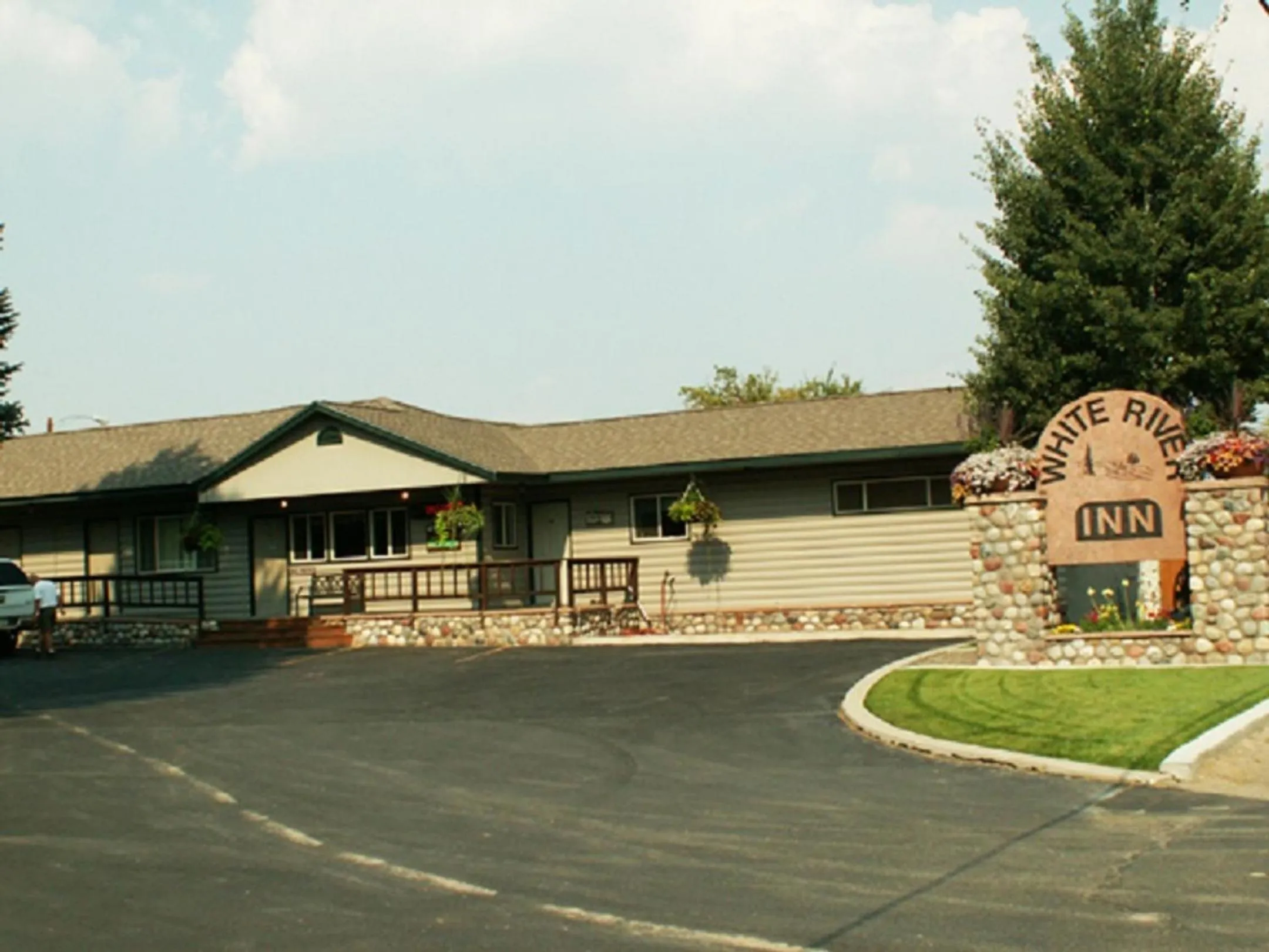 Property building in White River Inn