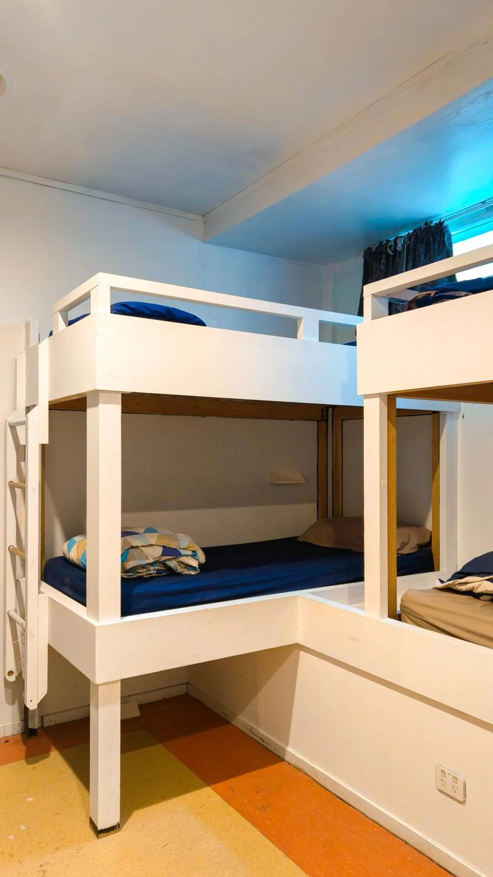 Bedroom, Bed in Metro Adventurer Backpackers