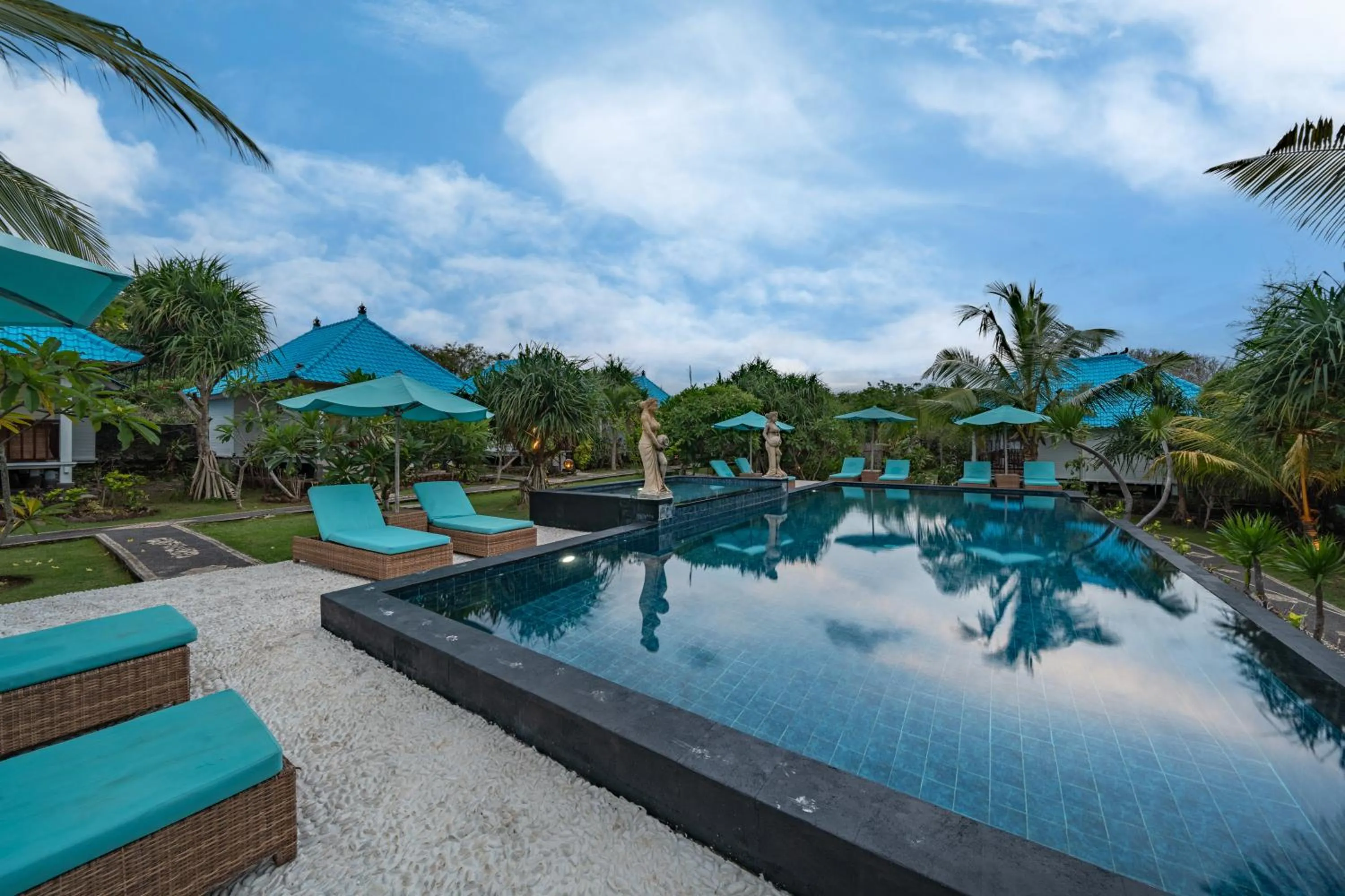 Swimming pool in The Cubang Hut's Lembongan
