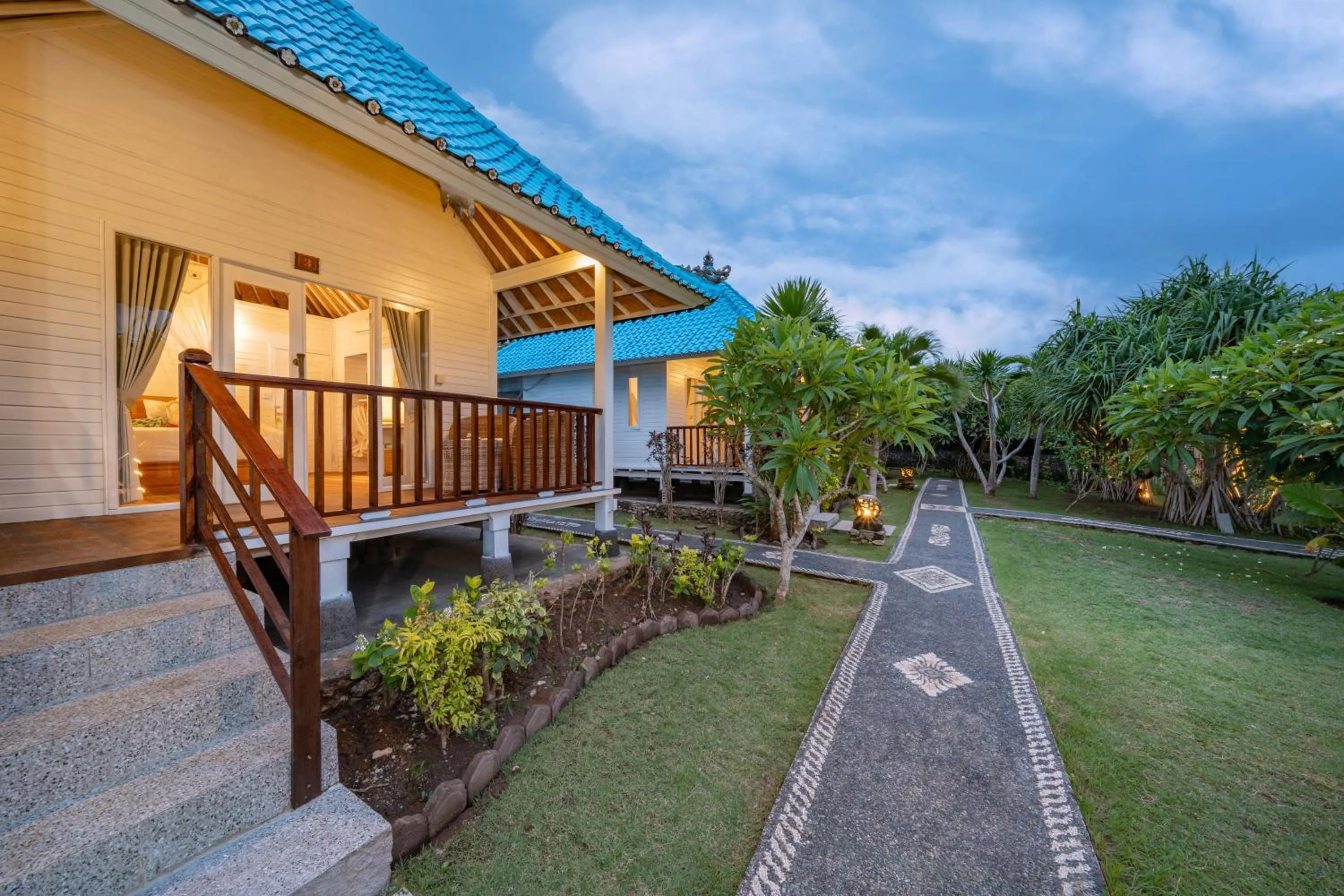 Garden view in The Cubang Hut's Lembongan