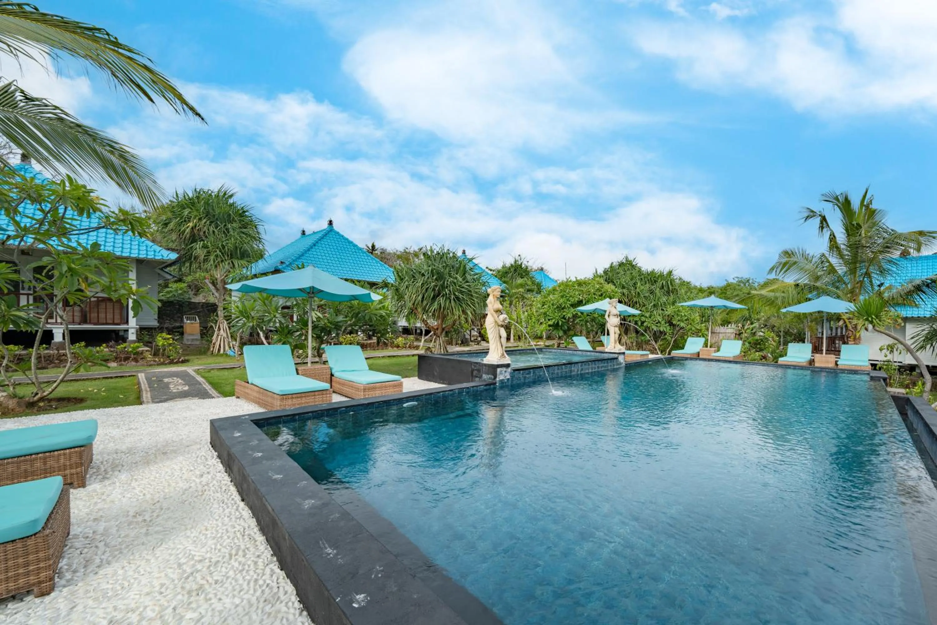 Pool view in The Cubang Hut's Lembongan