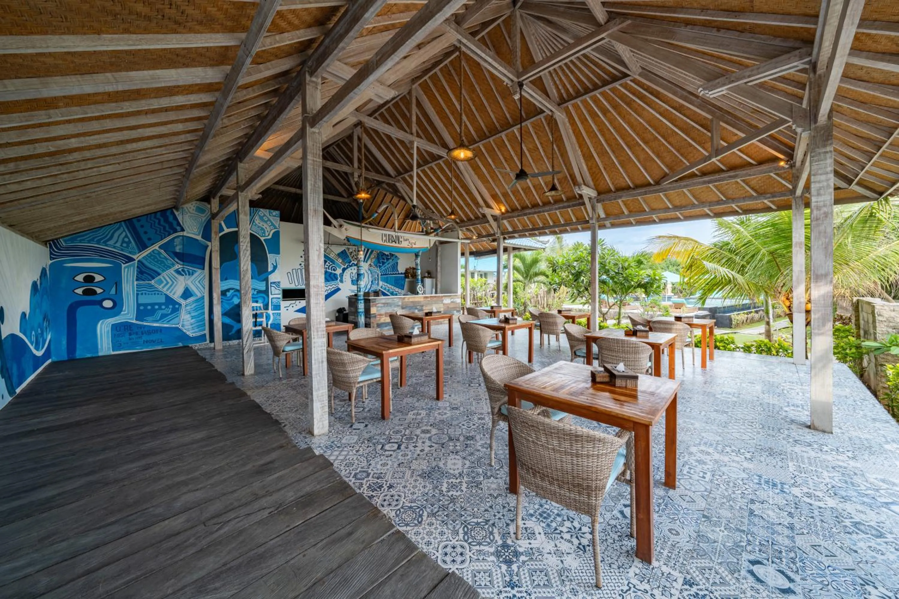 Restaurant/places to eat in The Cubang Hut's Lembongan