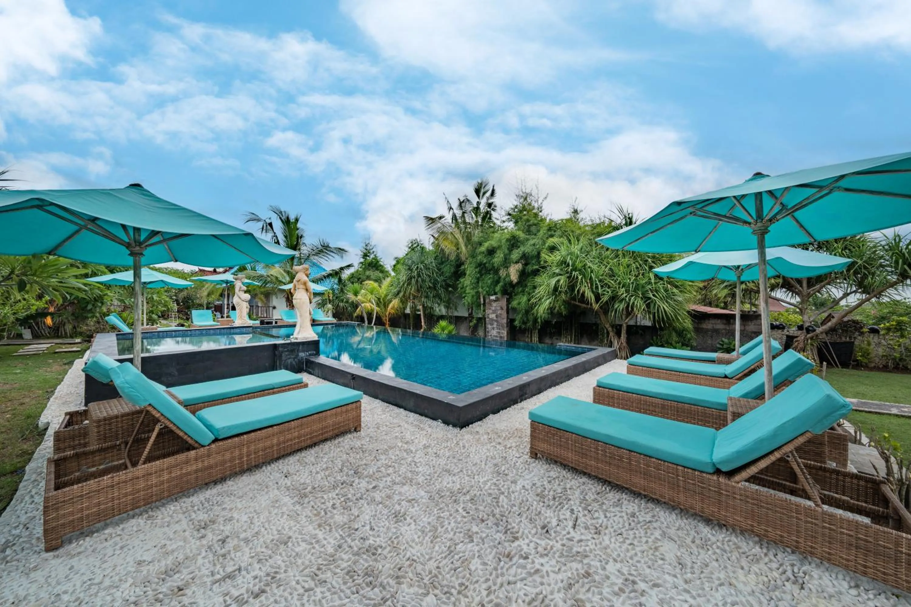 Restaurant/places to eat in The Cubang Hut's Lembongan