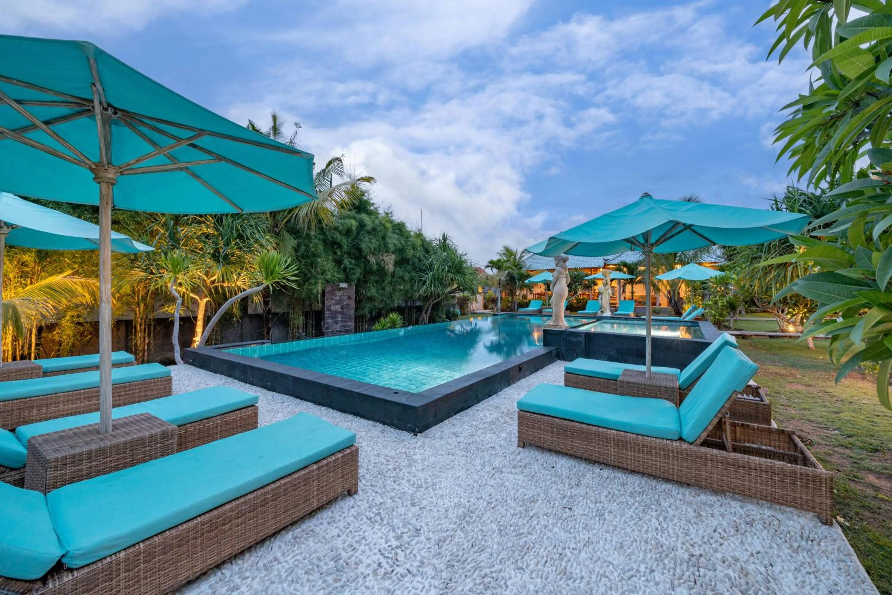 Swimming pool in The Cubang Hut's Lembongan