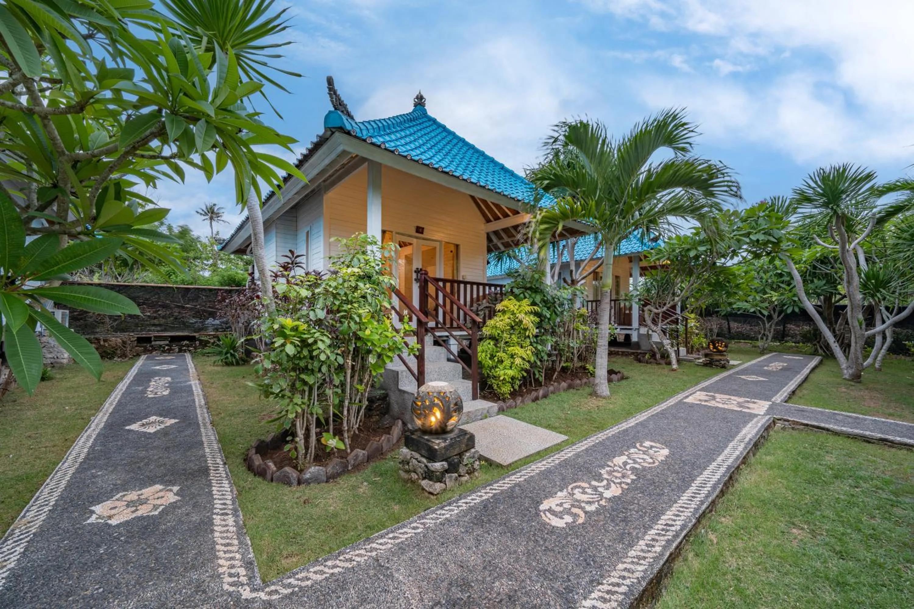 Garden view in The Cubang Hut's Lembongan