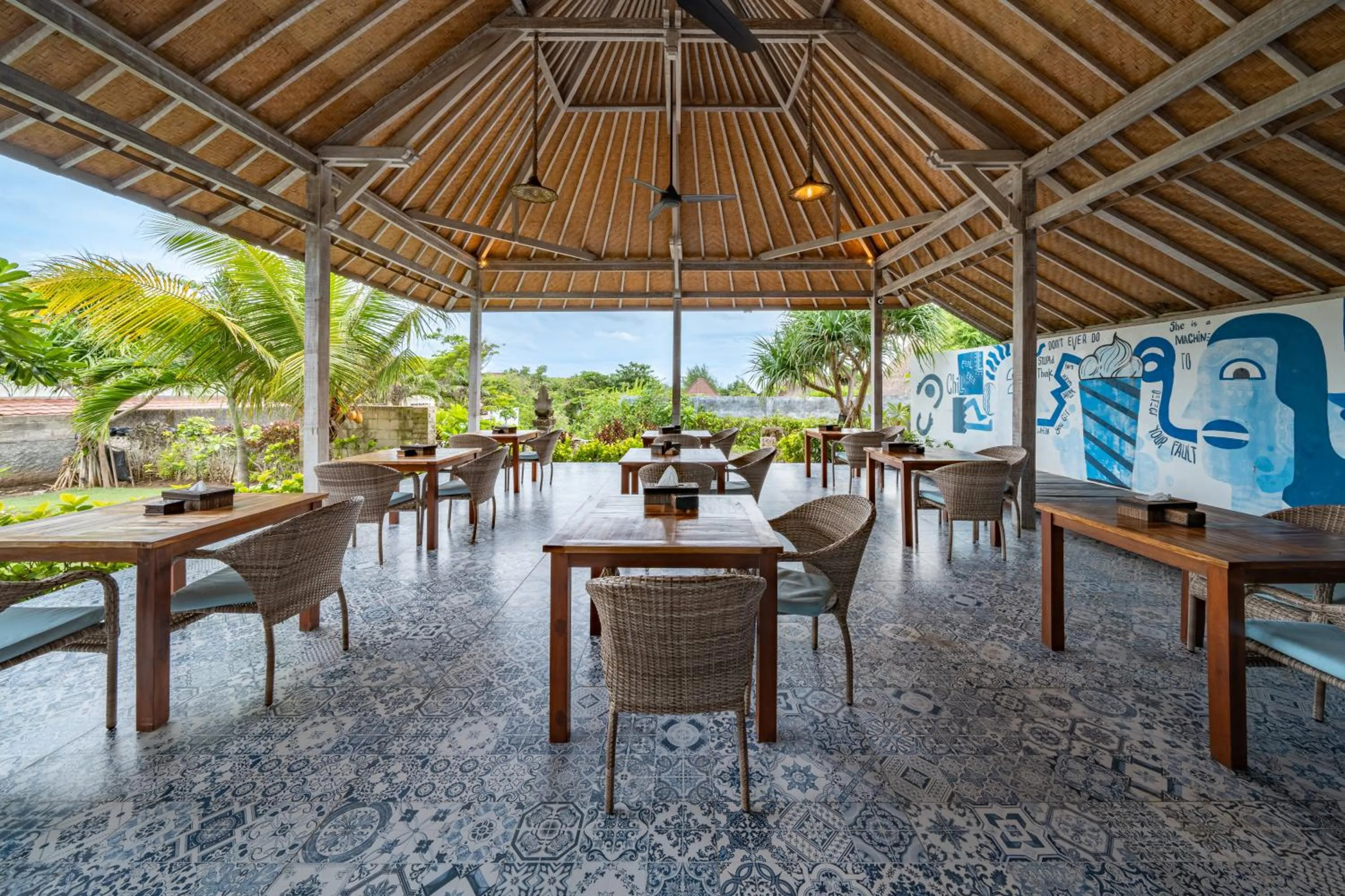 Restaurant/places to eat in The Cubang Hut's Lembongan