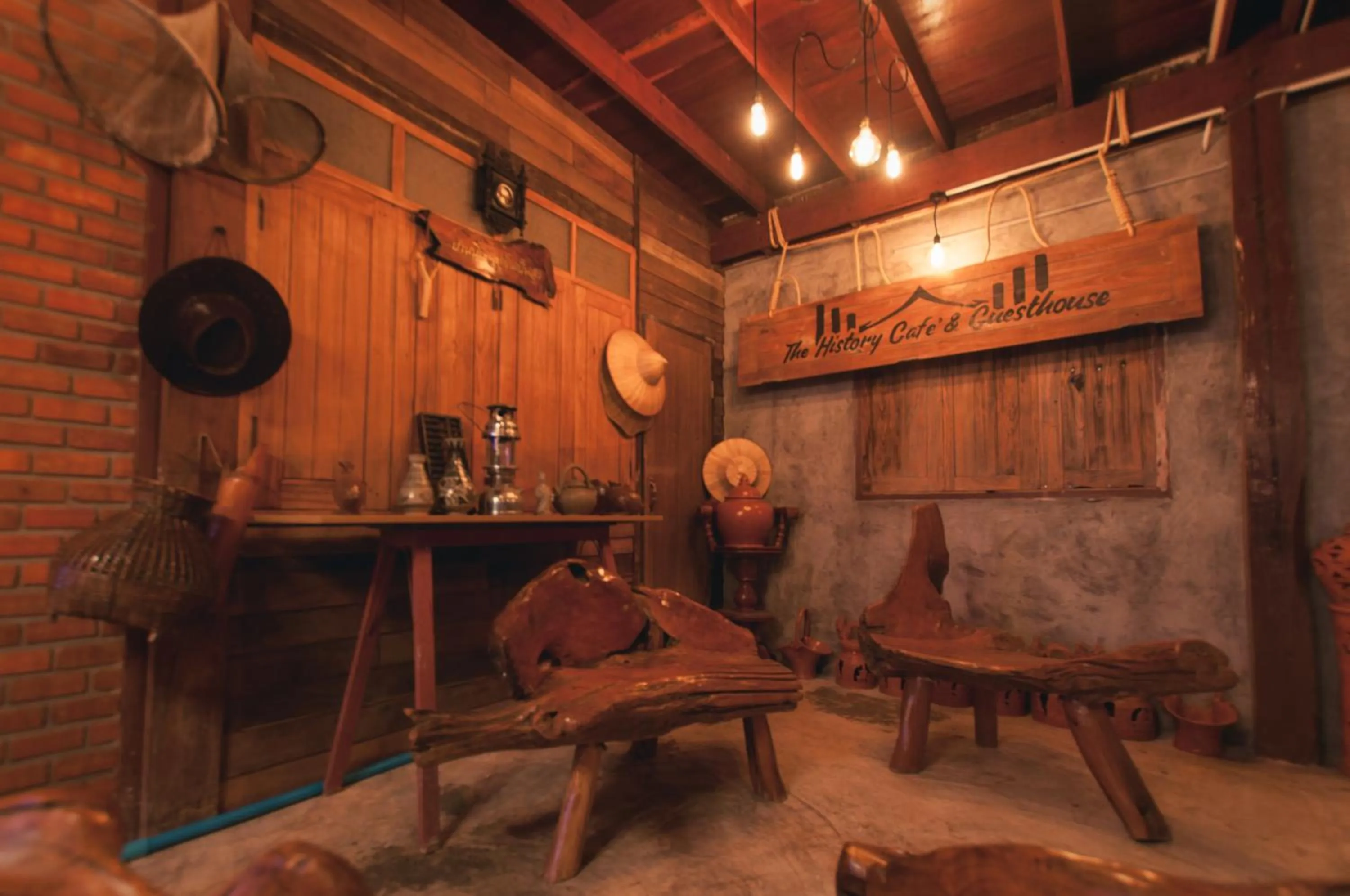 The history cafe' & guesthouse