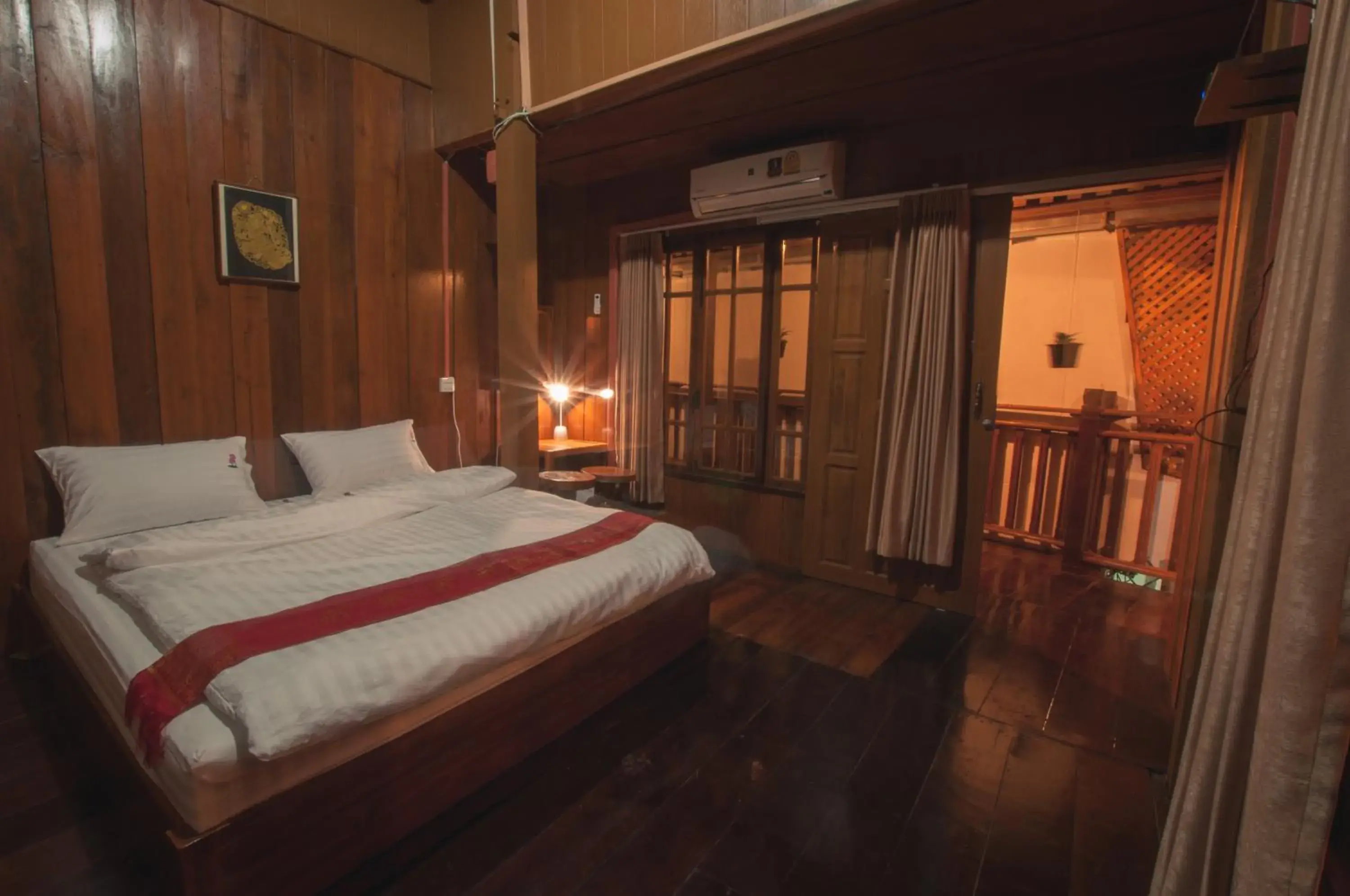 King Room in The history cafe' & guesthouse King Room in The history cafe' & guesthouse