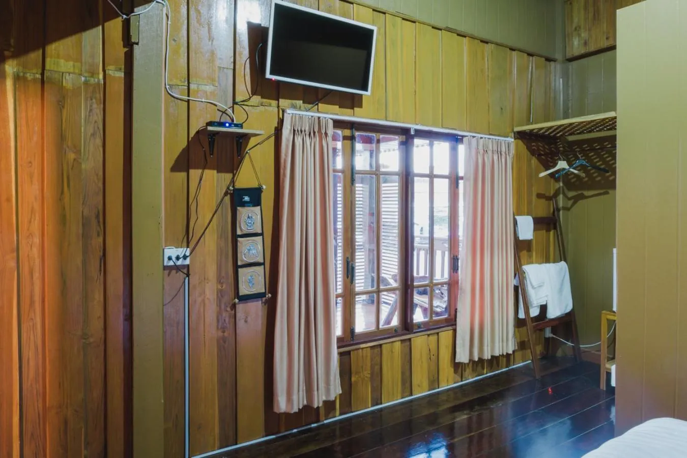 The history cafe' & guesthouse