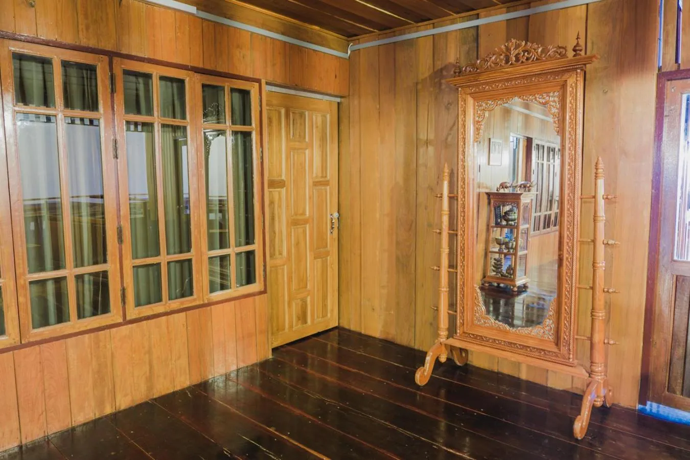 The history cafe' & guesthouse