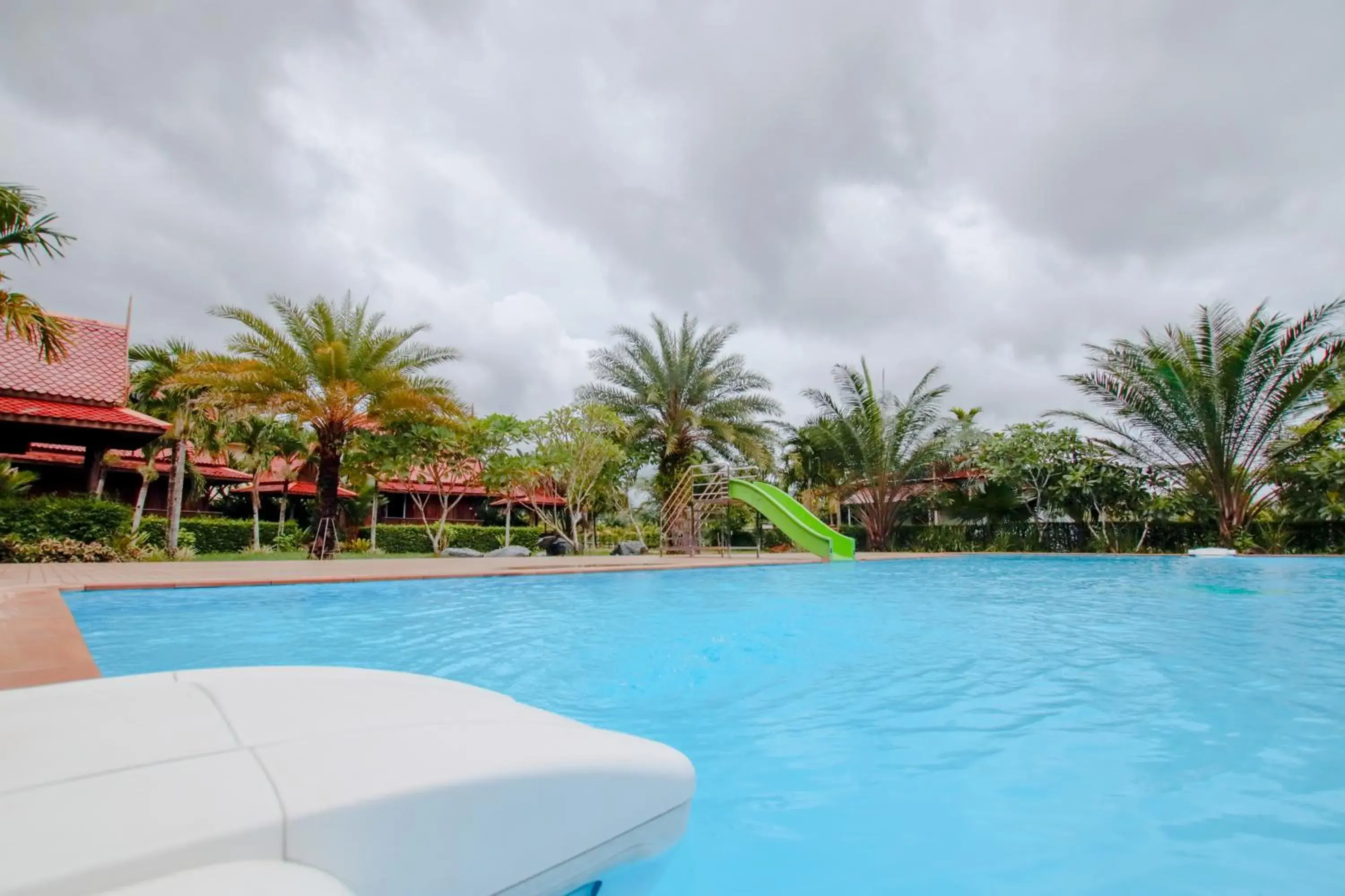 Swimming pool in Lamphurai Riverside Resort and Spa Swimming pool in Lamphurai Riverside Resort and Spa