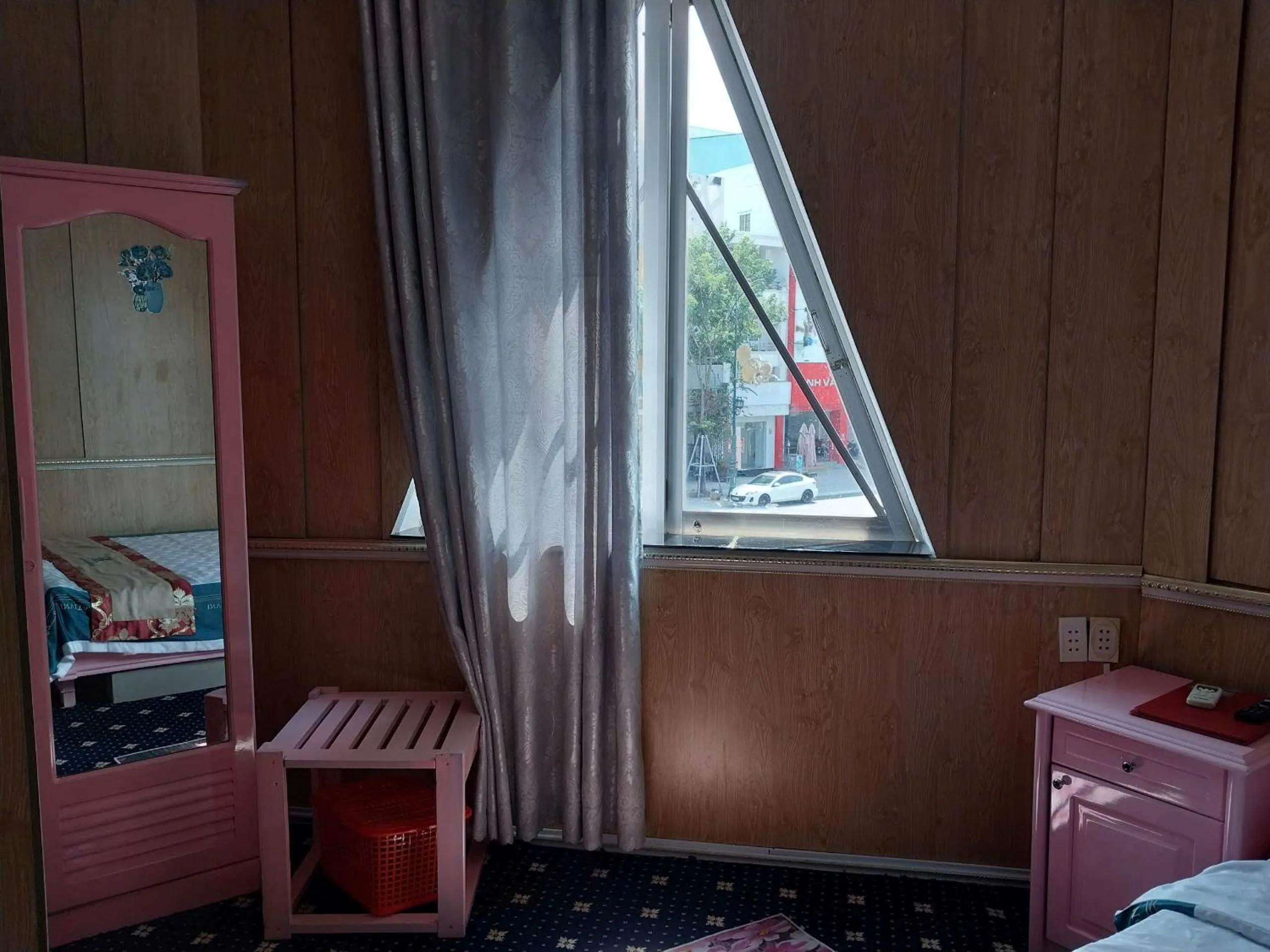 Bed in Nhat Quy Hotel