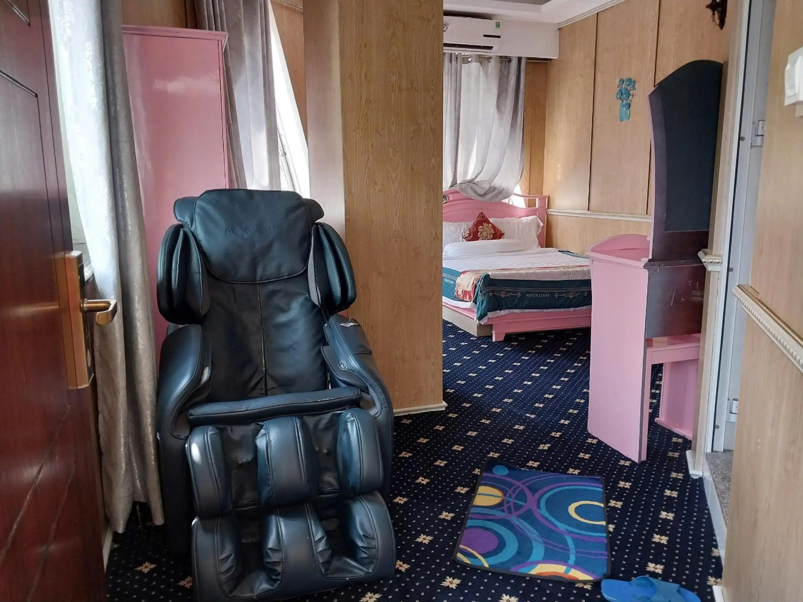 Bed in Nhat Quy Hotel