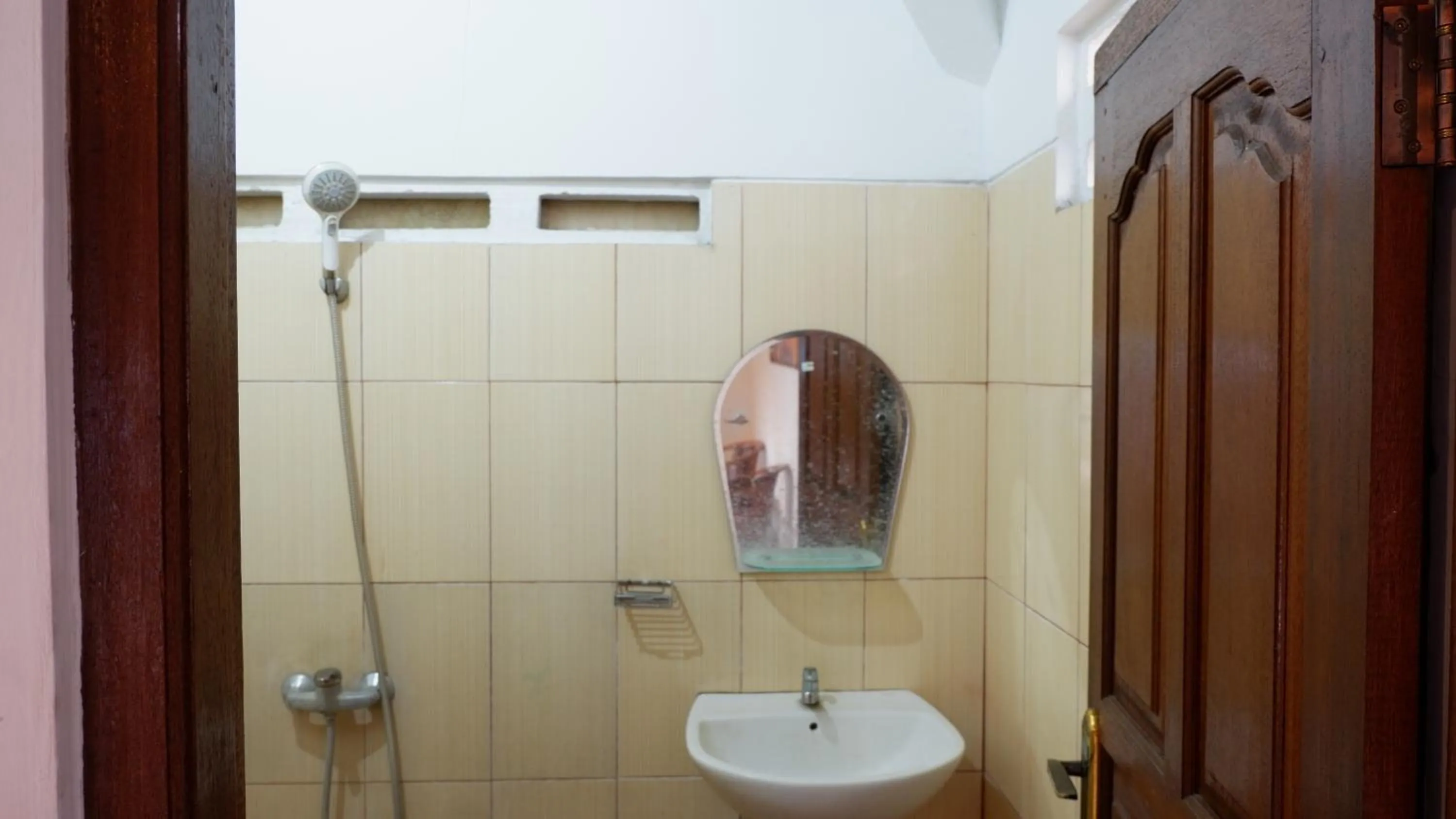 Bathroom in Hai Homestay