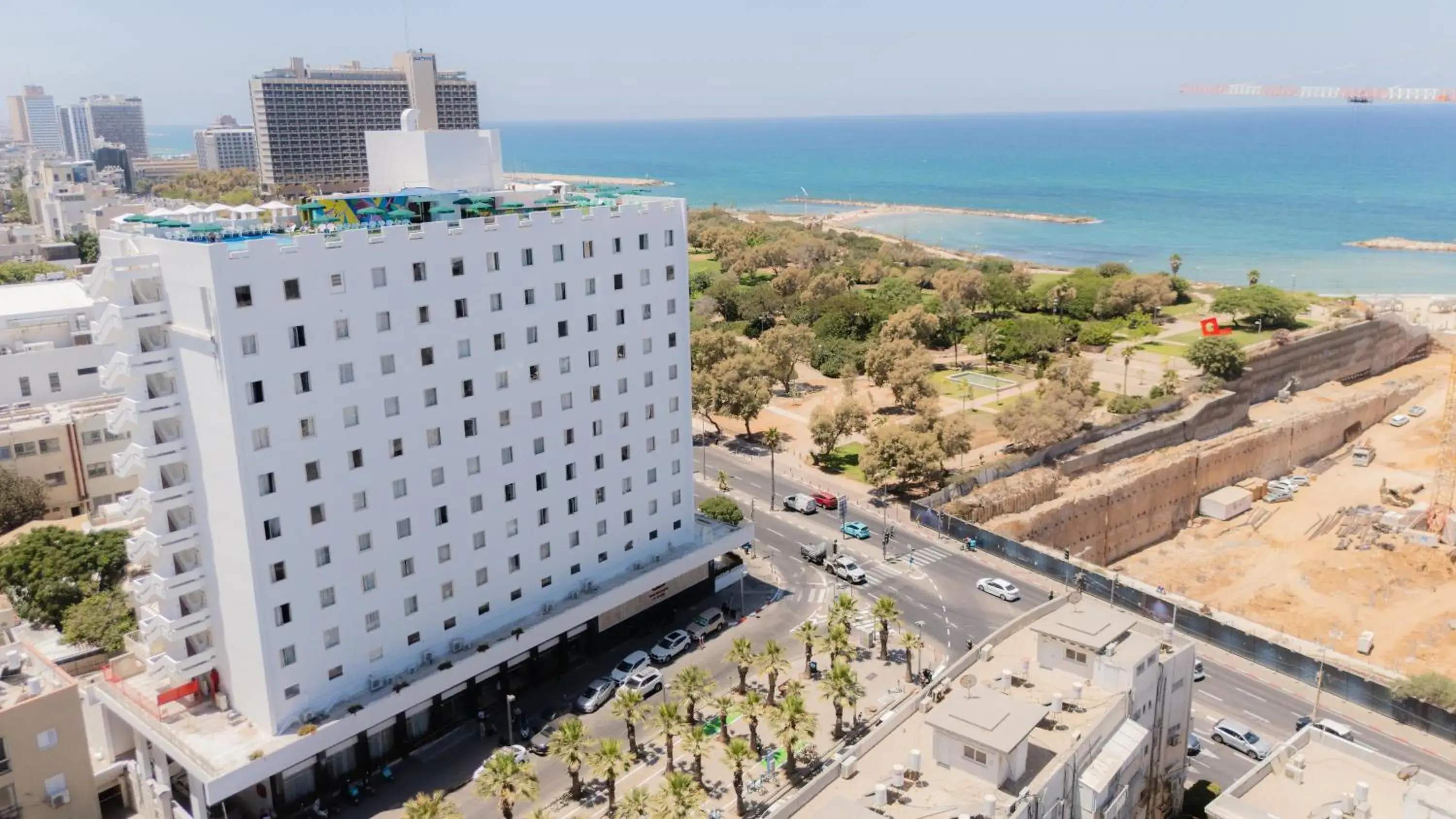 Property building in Grand Beach Hotel Property building in Grand Beach Hotel