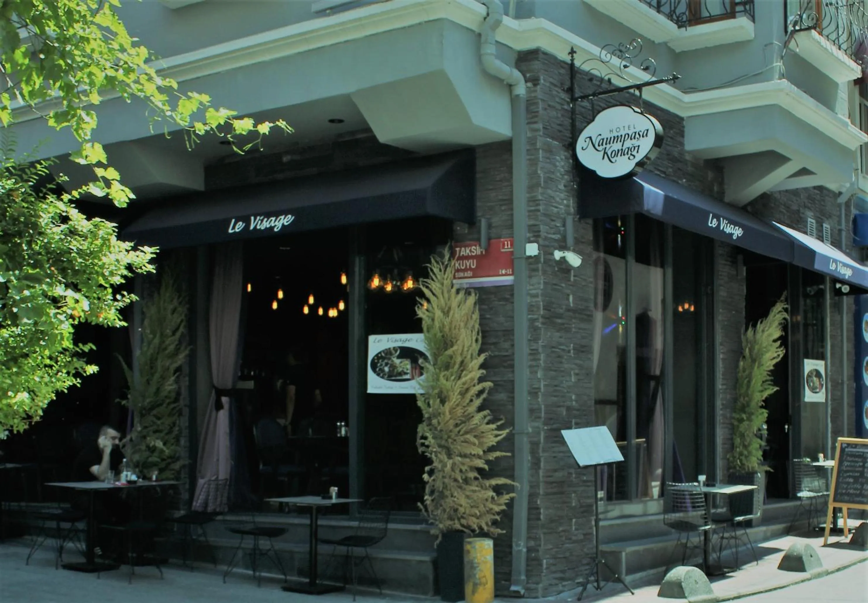 Facade/entrance in Hotel Naumpasa Konagi