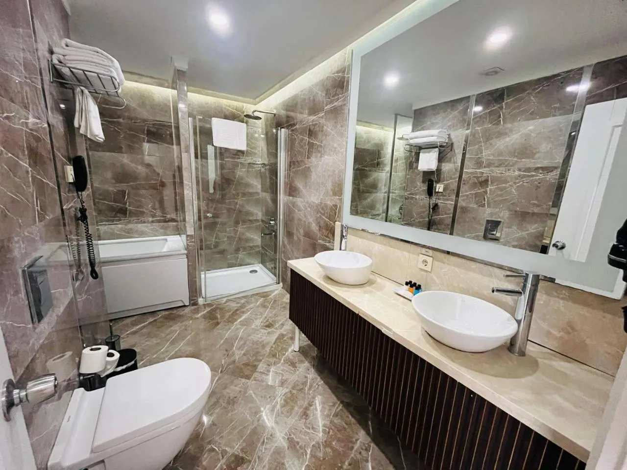 Shower in City Center Hotel Taksim İstanbul