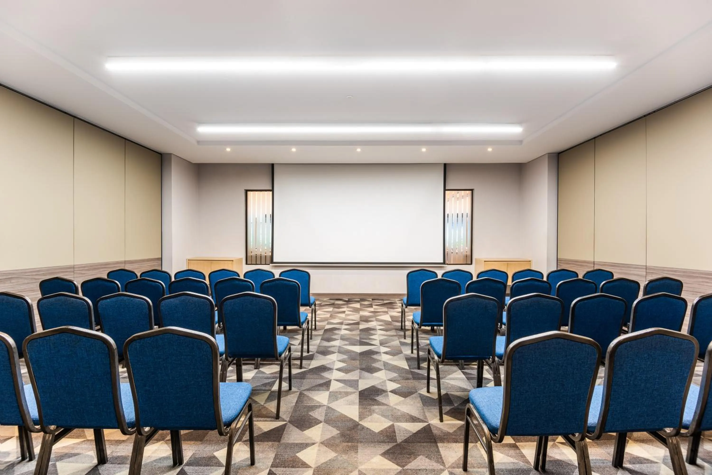 Meeting/conference room in Cosmos 100 Hotel & Centro de Convenciones - Hoteles Cosmos
