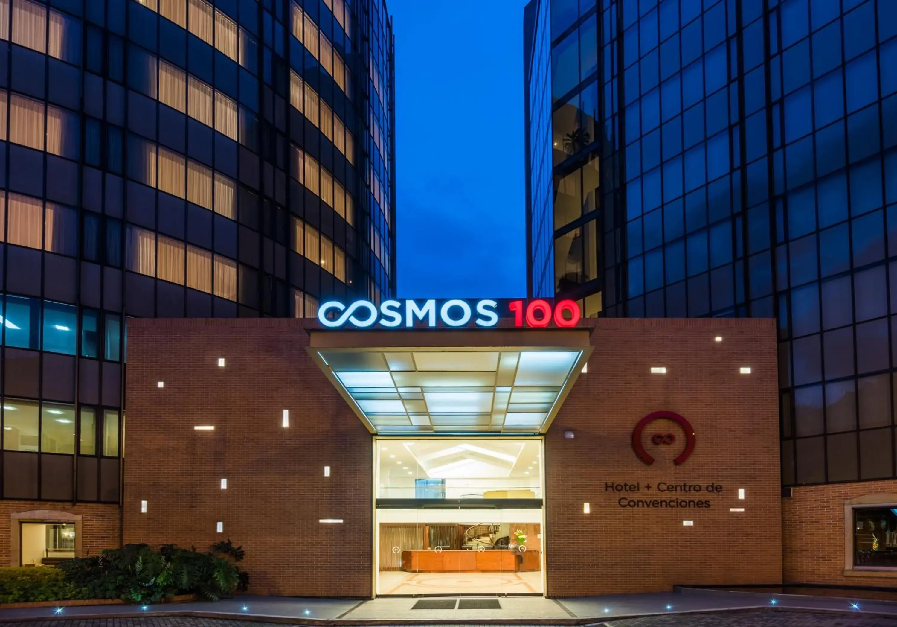 Property building in Cosmos 100 Hotel & Centro de Convenciones - Hoteles Cosmos Property building in Cosmos 100 Hotel & Centro de Convenciones - Hoteles Cosmos