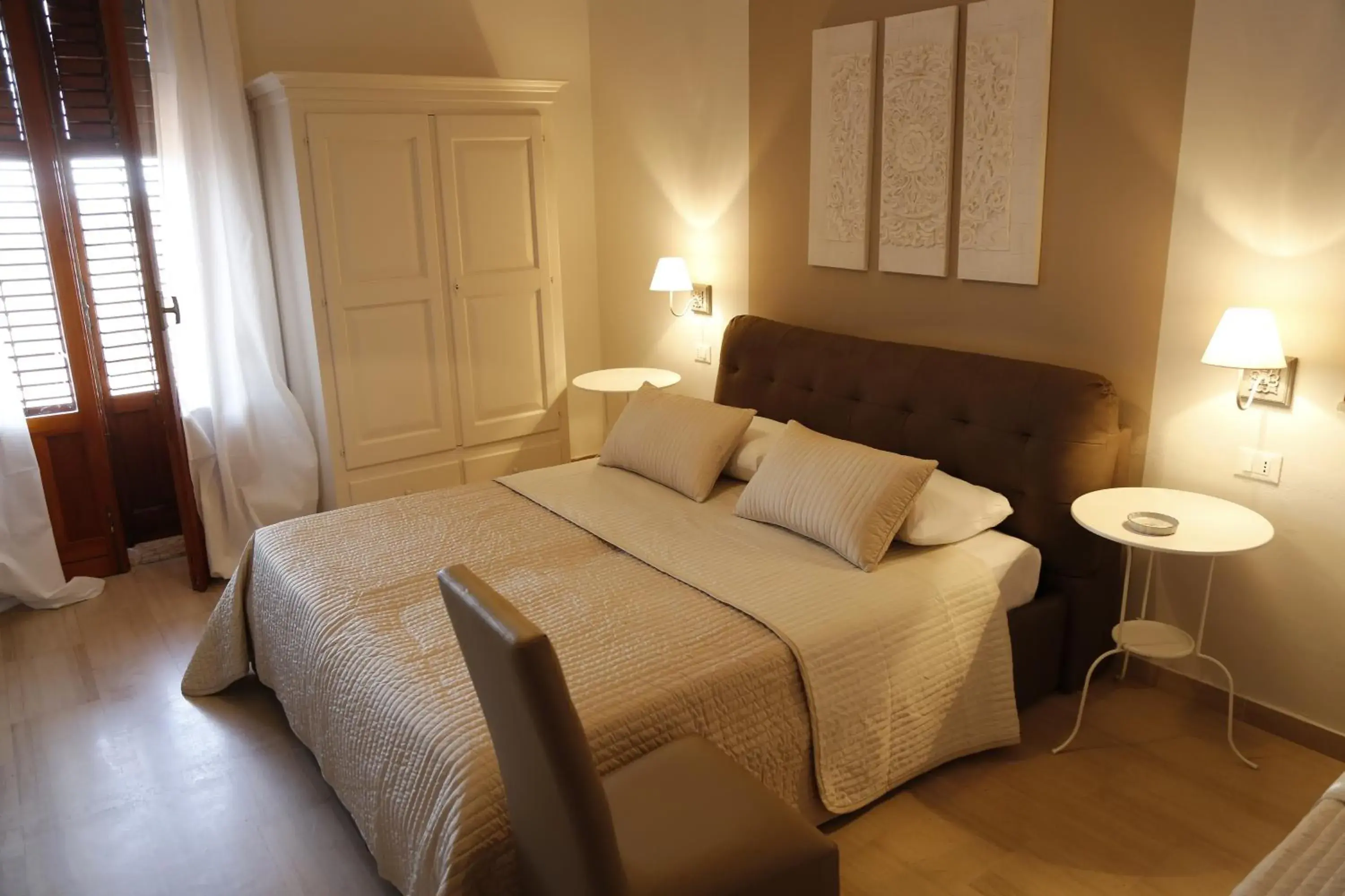 Deluxe Double Room with Balcony - single occupancy in Simonetta's Rooms Deluxe Double Room with Balcony - single occupancy in Simonetta's Rooms