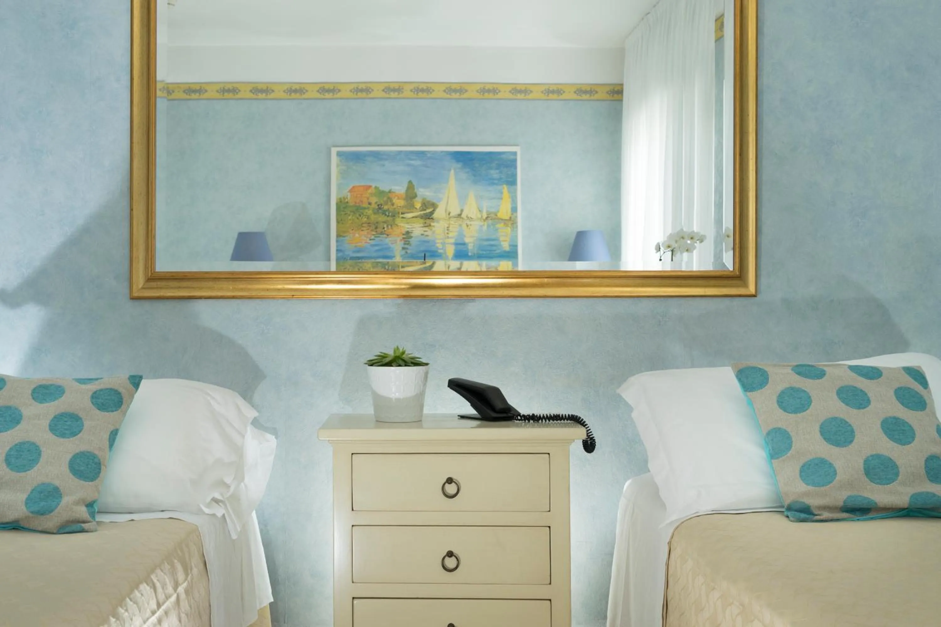 Decorative detail in Hotel Apollo