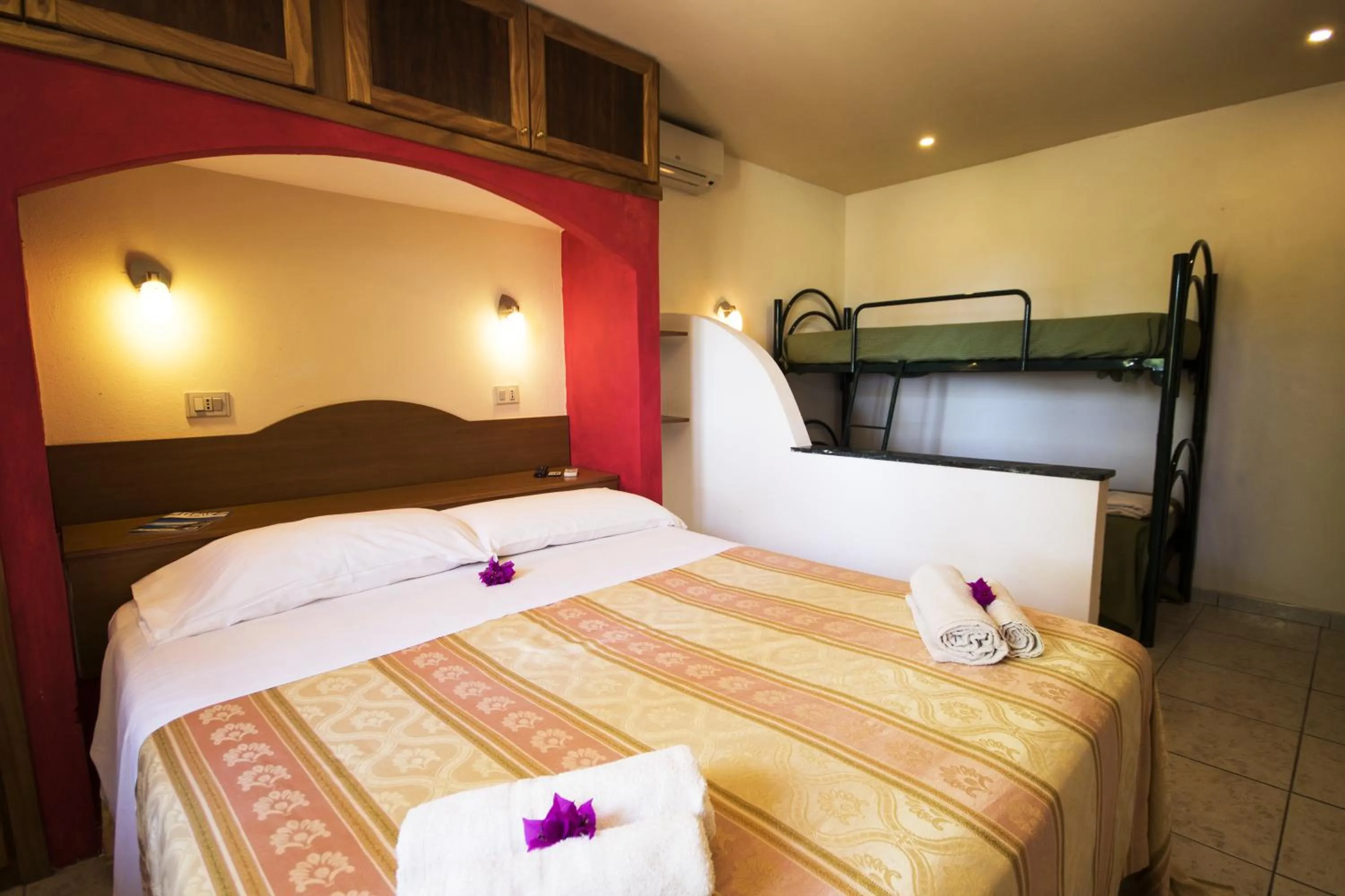 Bedroom, Bed in Park Oasi Resort