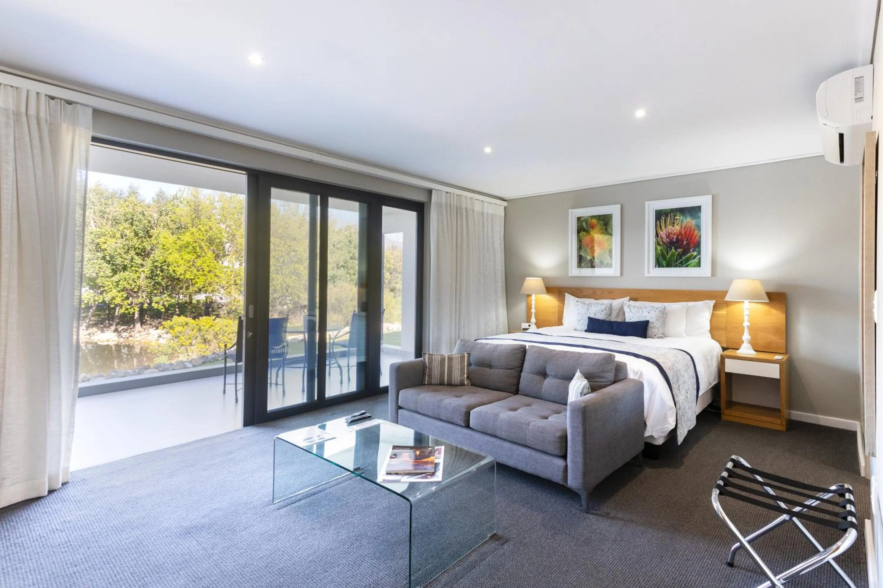 Bed in Pearl Valley Hotel