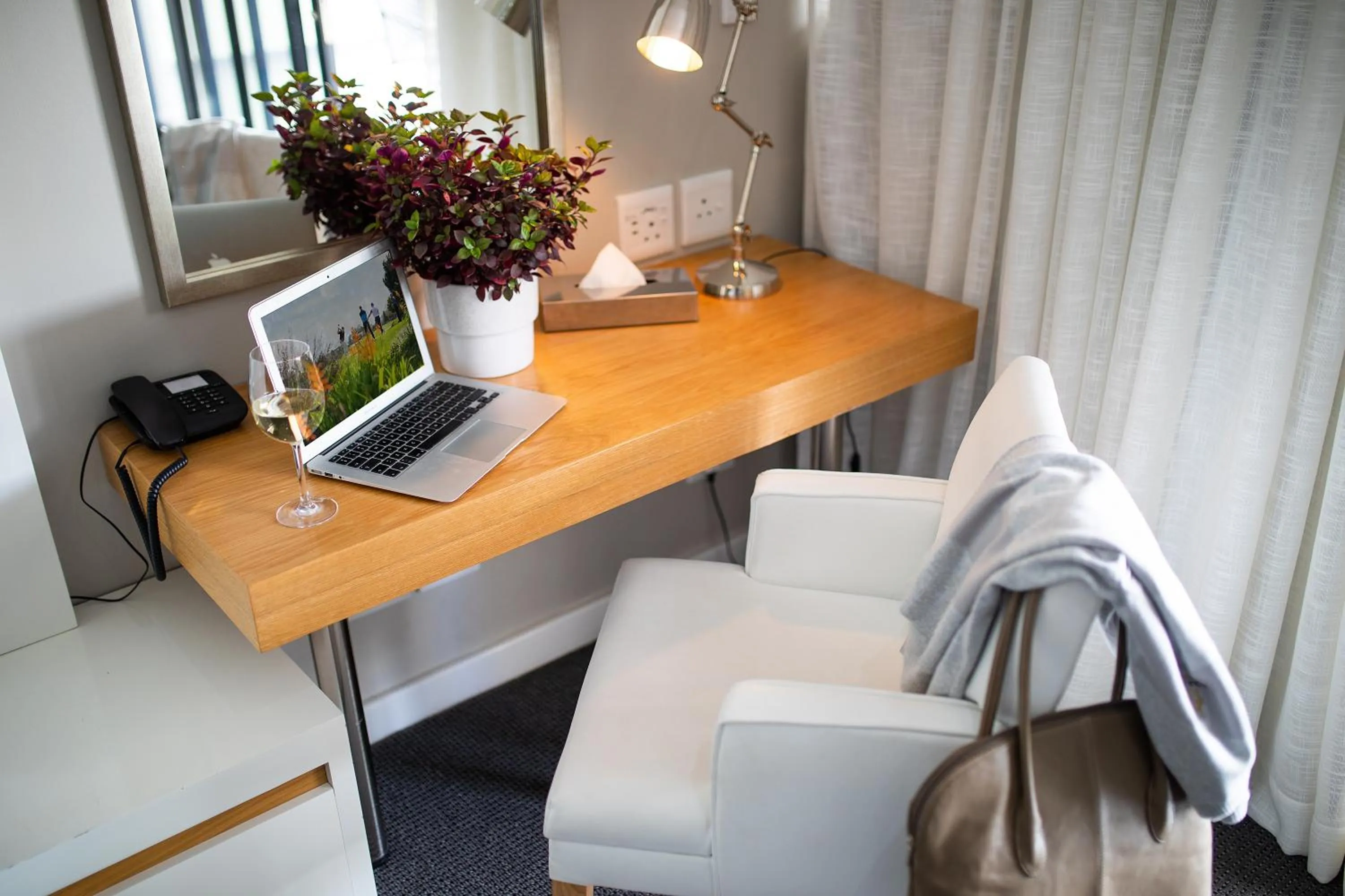 TV and multimedia in Pearl Valley Hotel